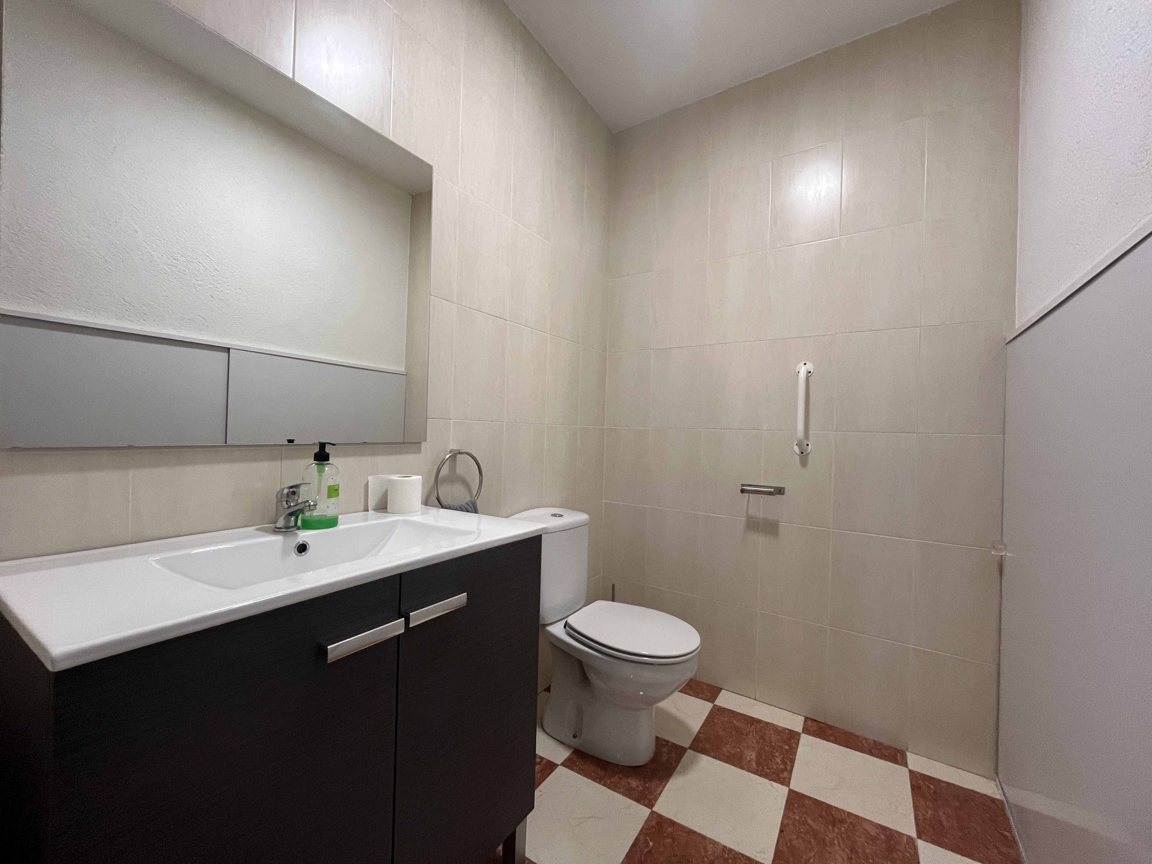 locales-comerciales en girona · santa-eugenia 150000€