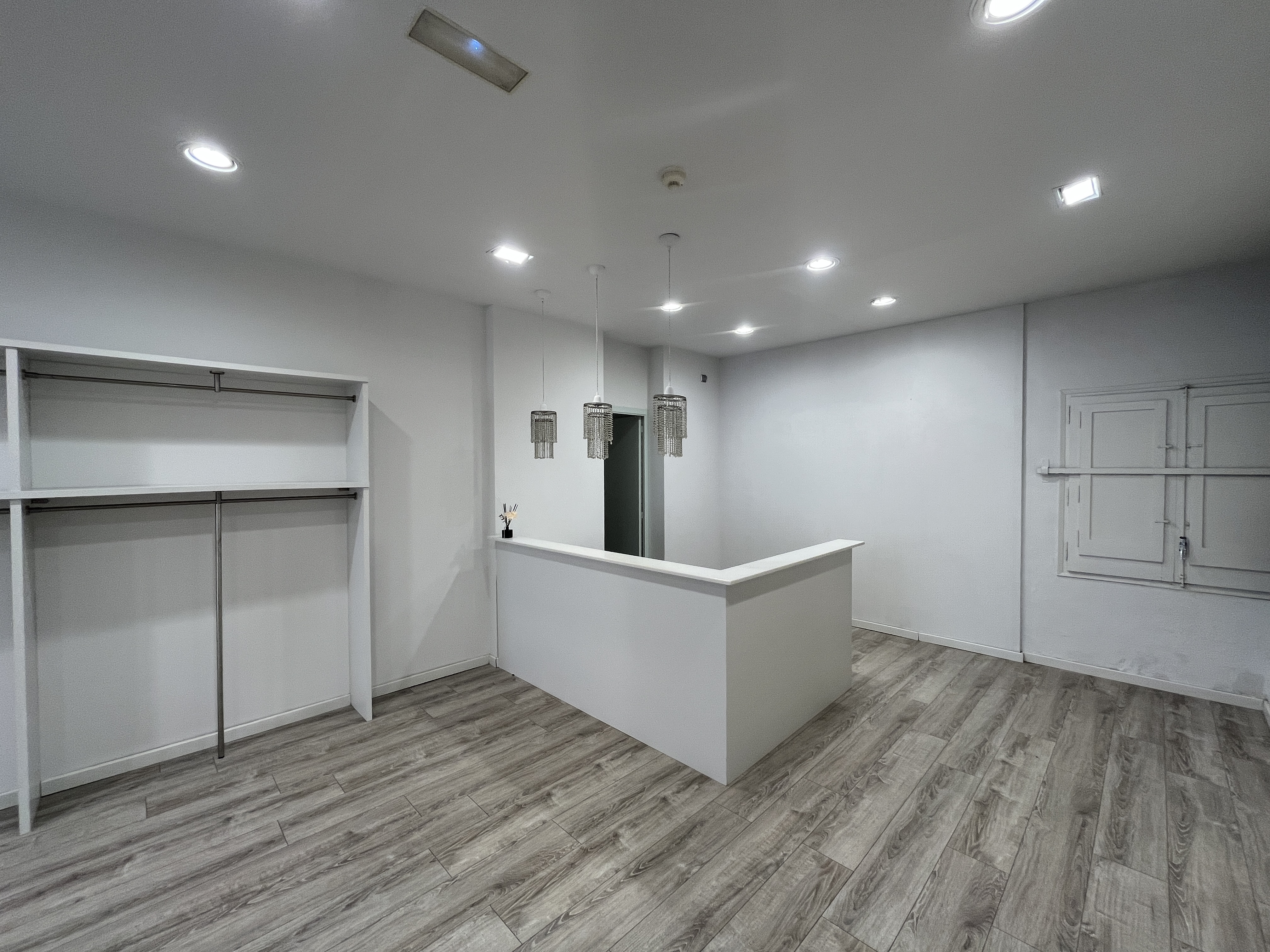 locales-comerciales en girona · migdia 1350€