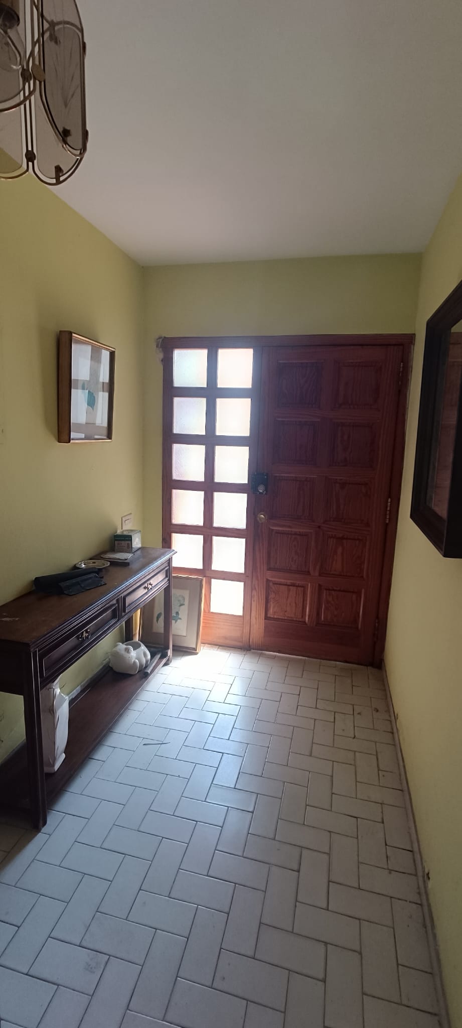 ADOSADA ESQUINERA ZONA HOSPITAL