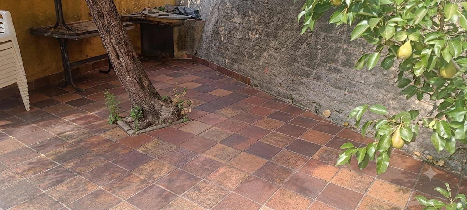 ADOSADA ESQUINERA ZONA HOSPITAL