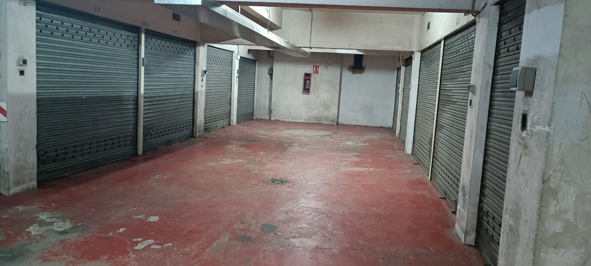 LOCAL GARAGE CERRADO