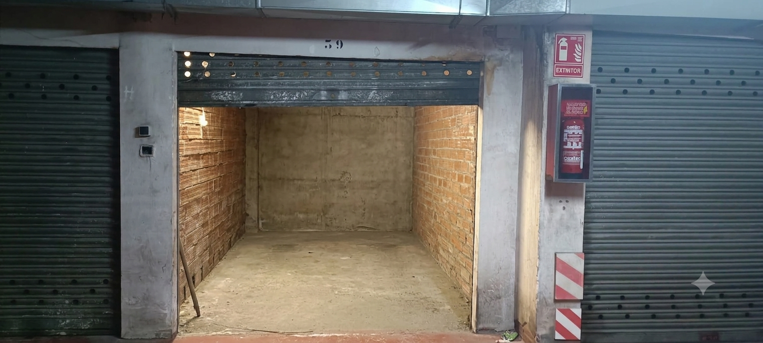 LOCAL GARAGE CERRADO
