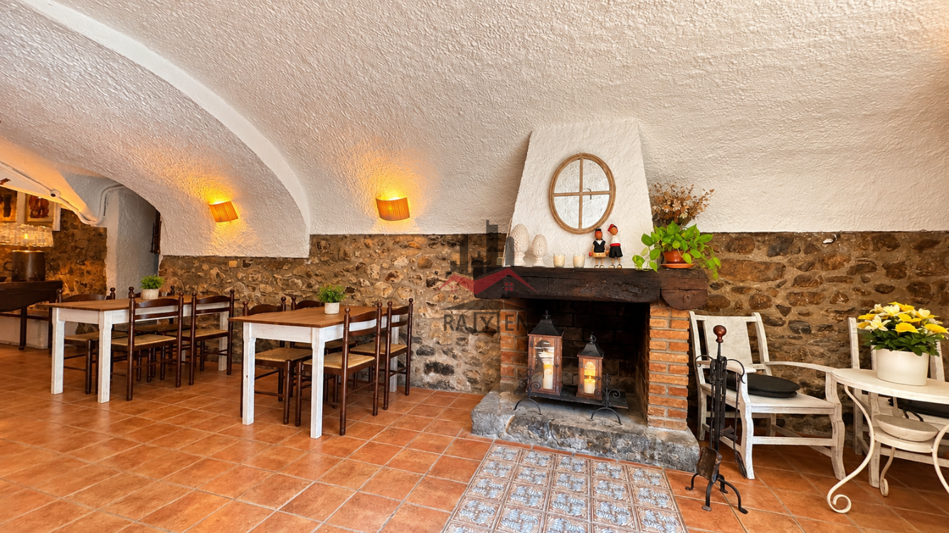 Casa en venta en  Terrades, Girona  42/54