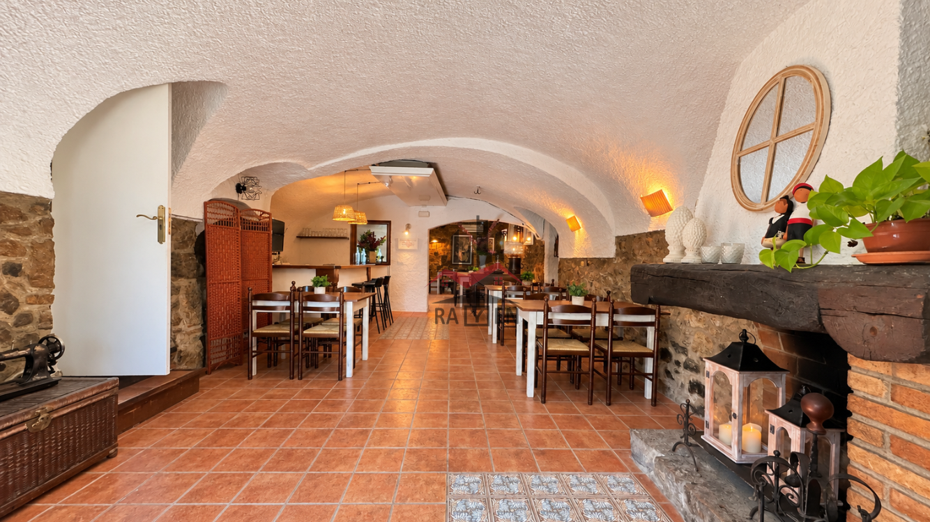 Casa en venta en  Terrades, Girona  41/54