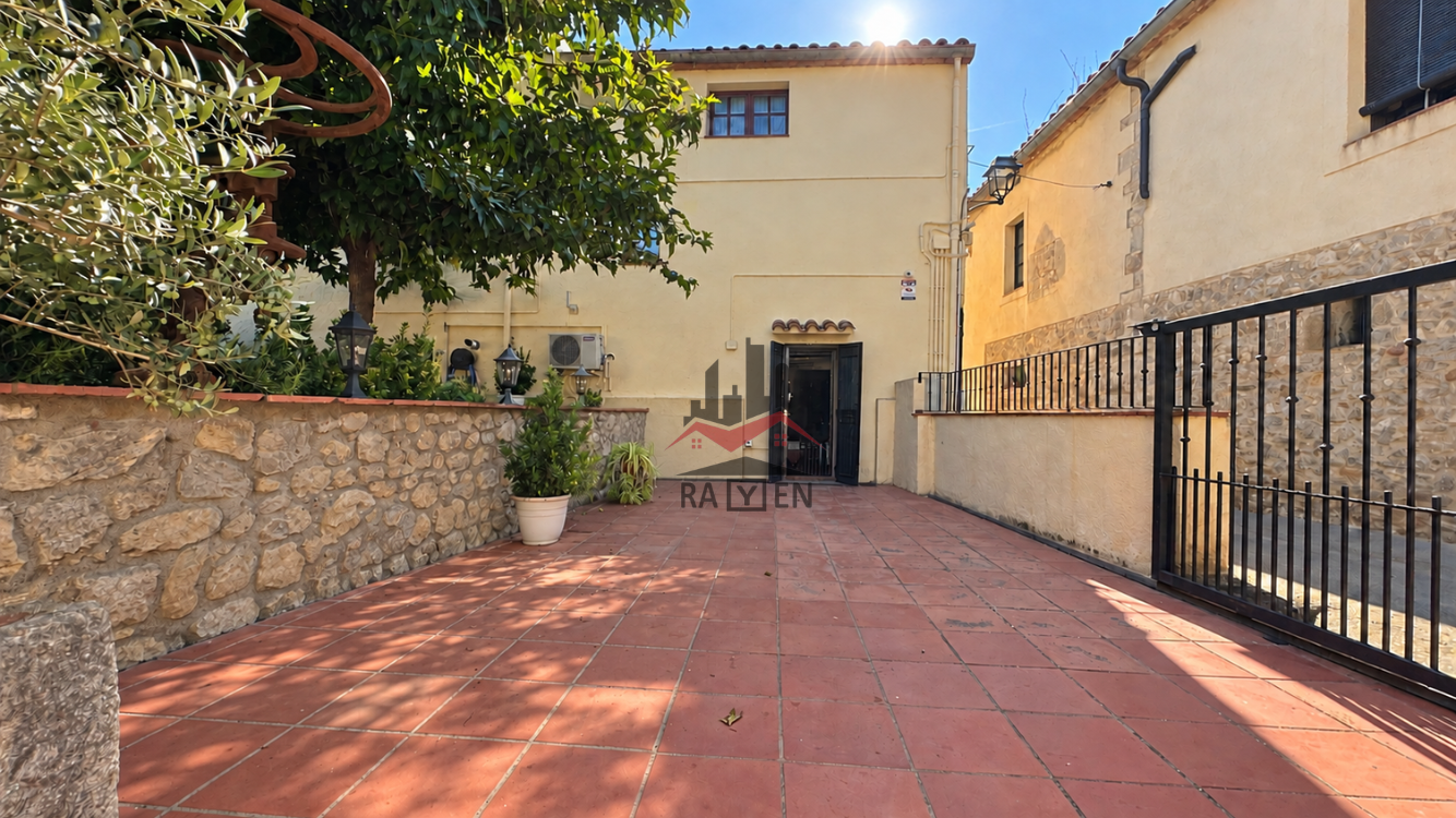 Casa en venta en  Terrades, Girona  51/54