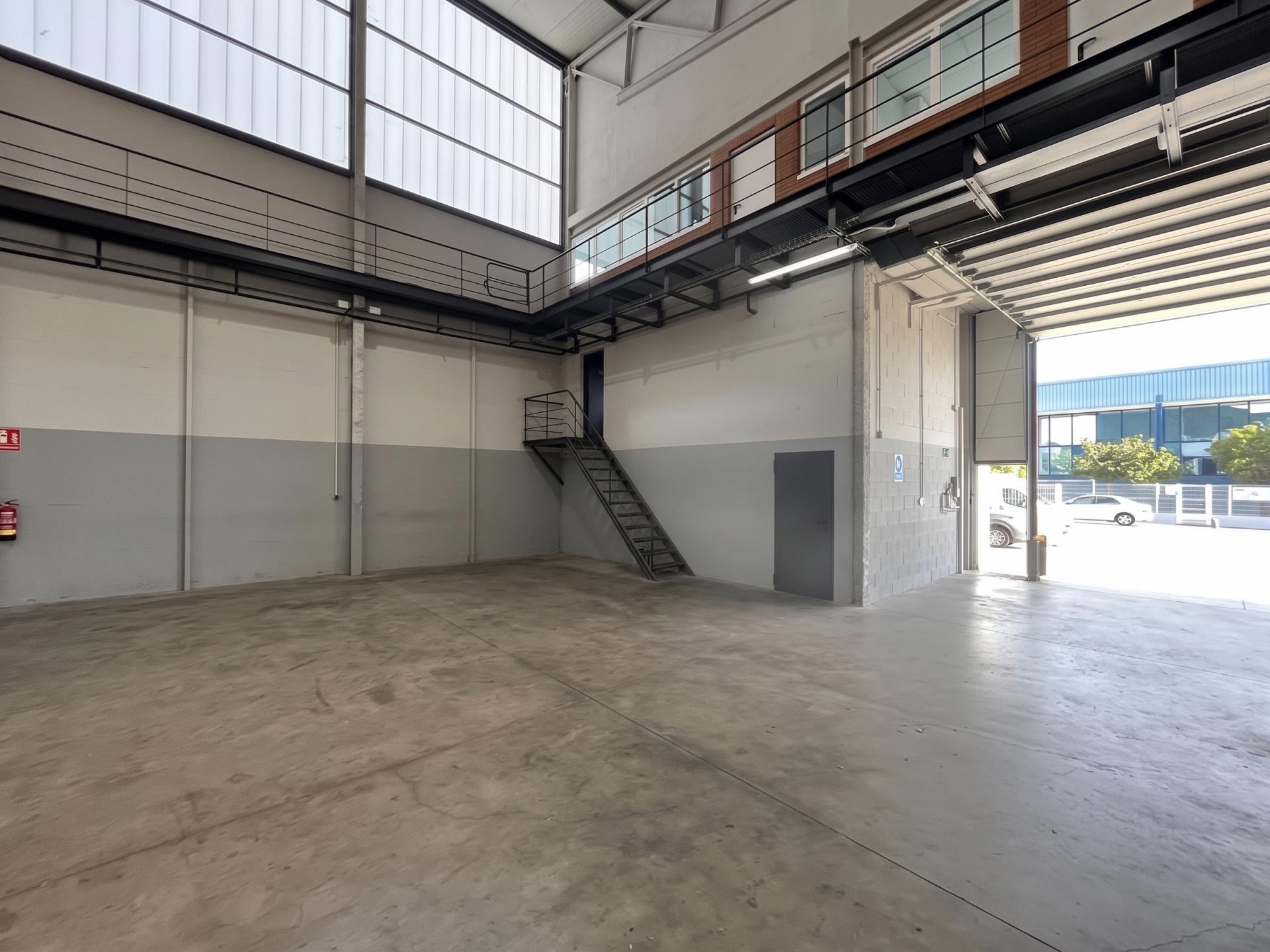 nave-industrial en riudellots-de-la-selva ·  €