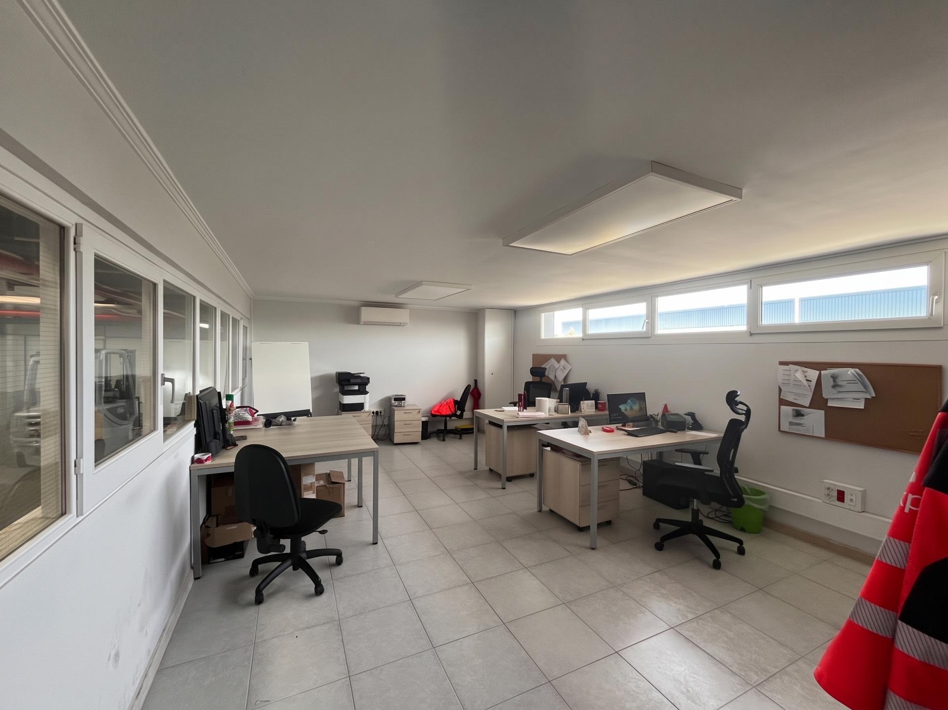 nave-industrial en riudellots-de-la-selva ·  €
