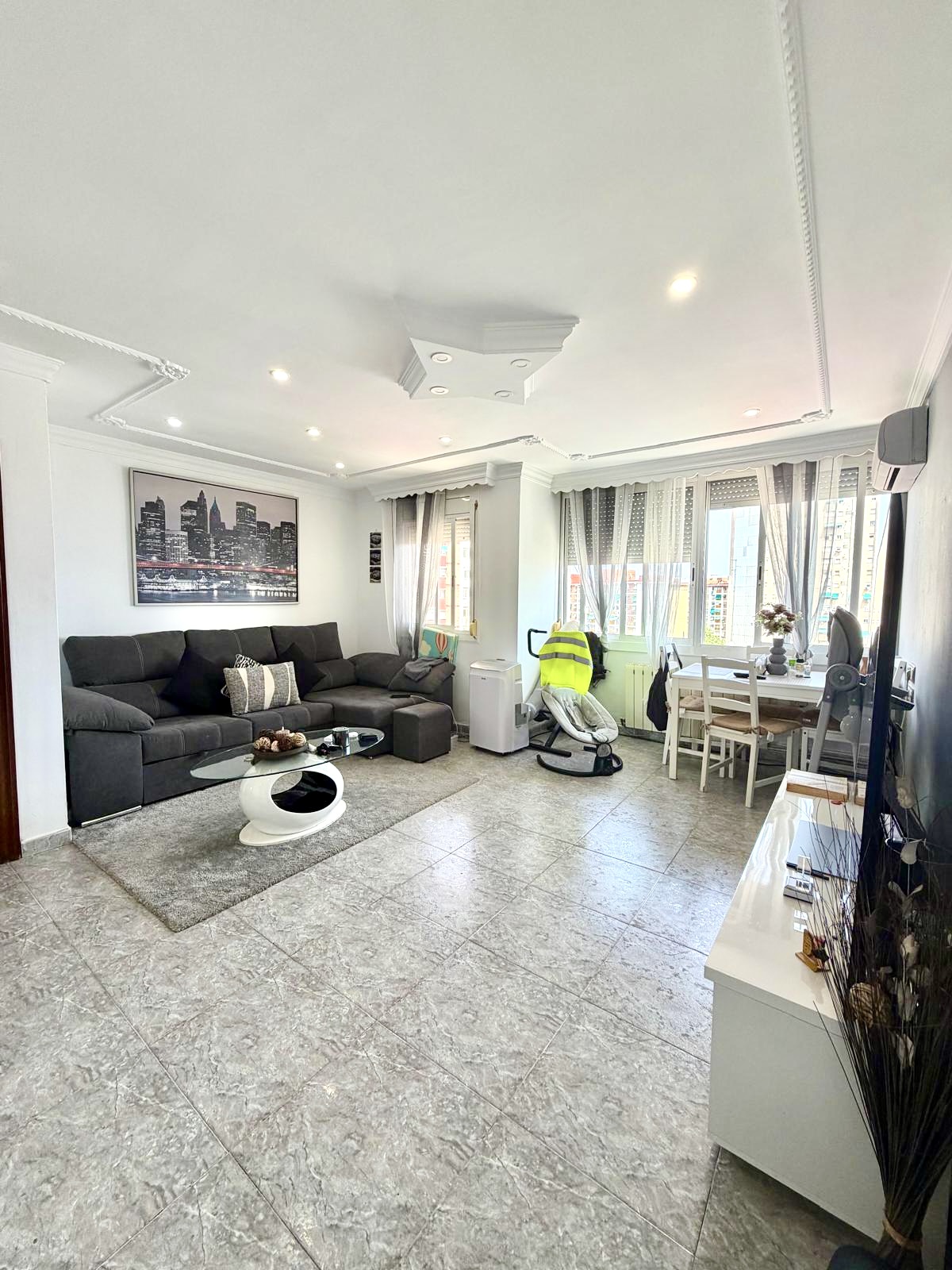 Piso en venta  Cornellà de Llobregat, Barcelona  1/1
