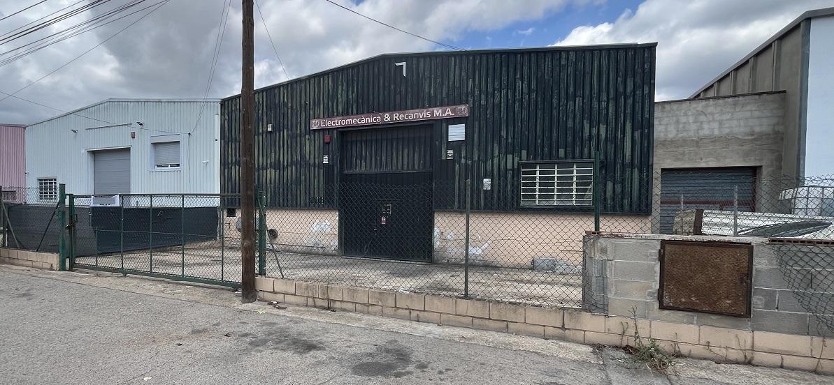nave-industrial en sils ·  260000€