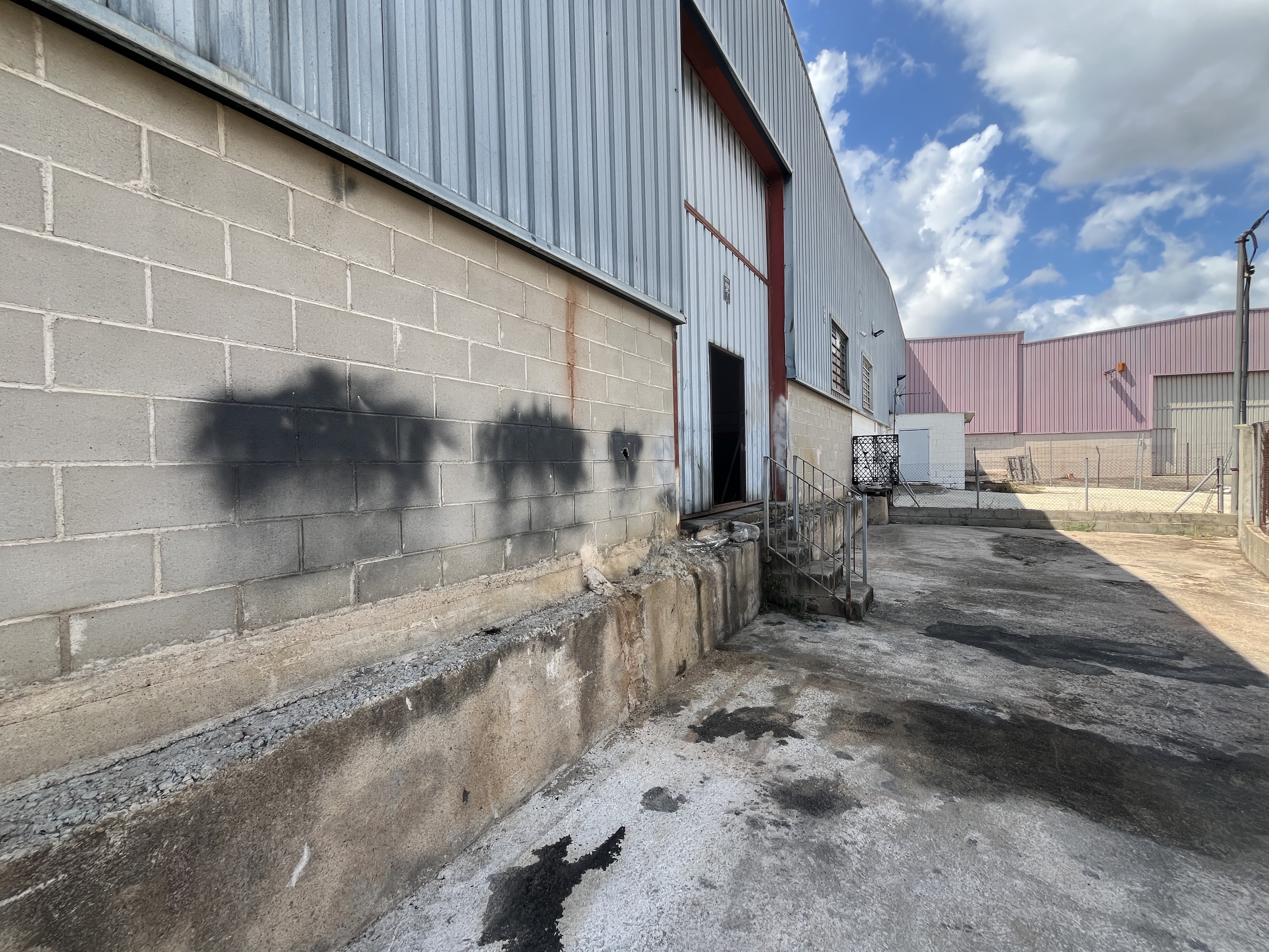 nave-industrial en sils ·  260000€