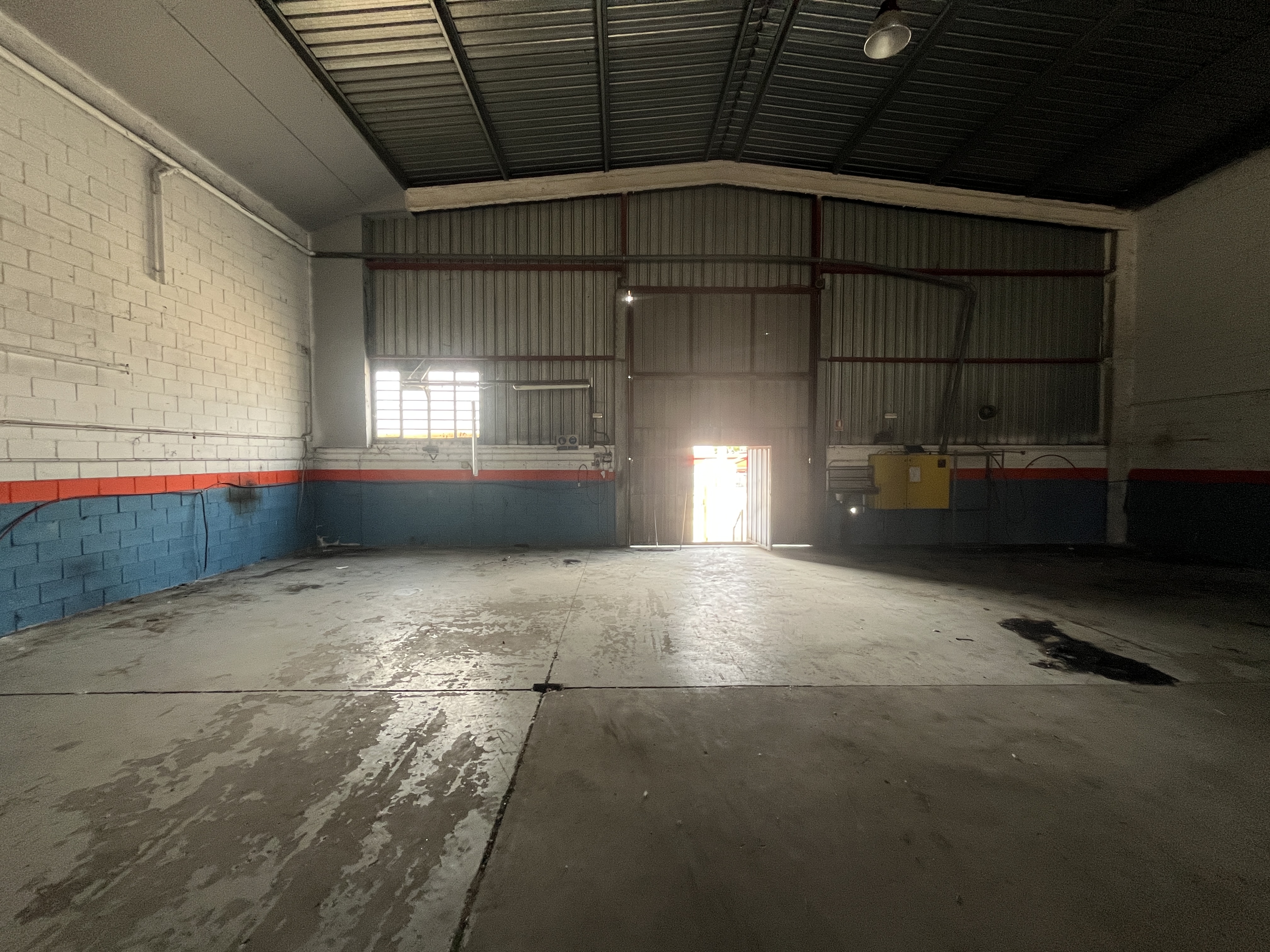 nave-industrial en sils ·  260000€