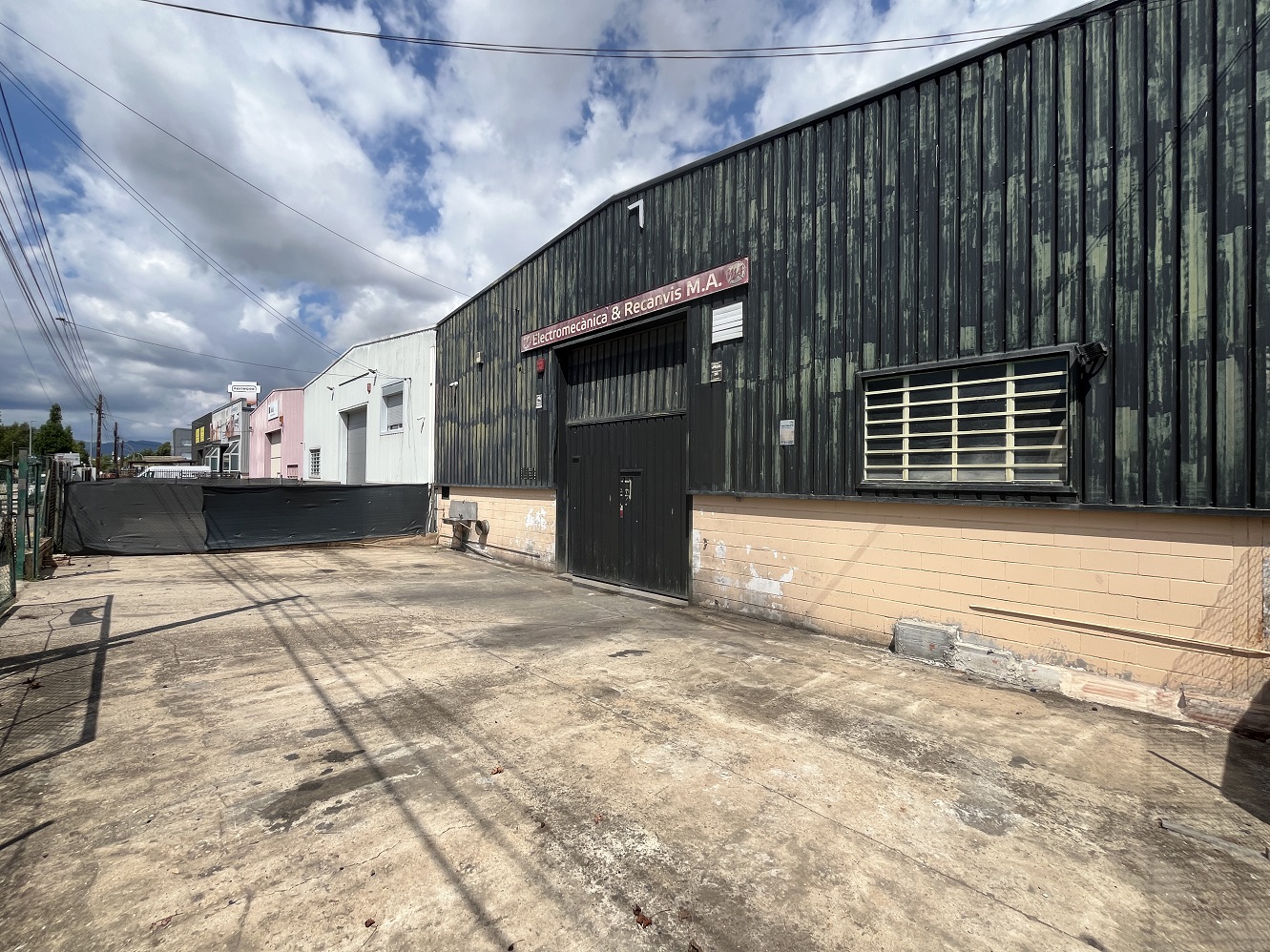 nave-industrial en sils ·  260000€
