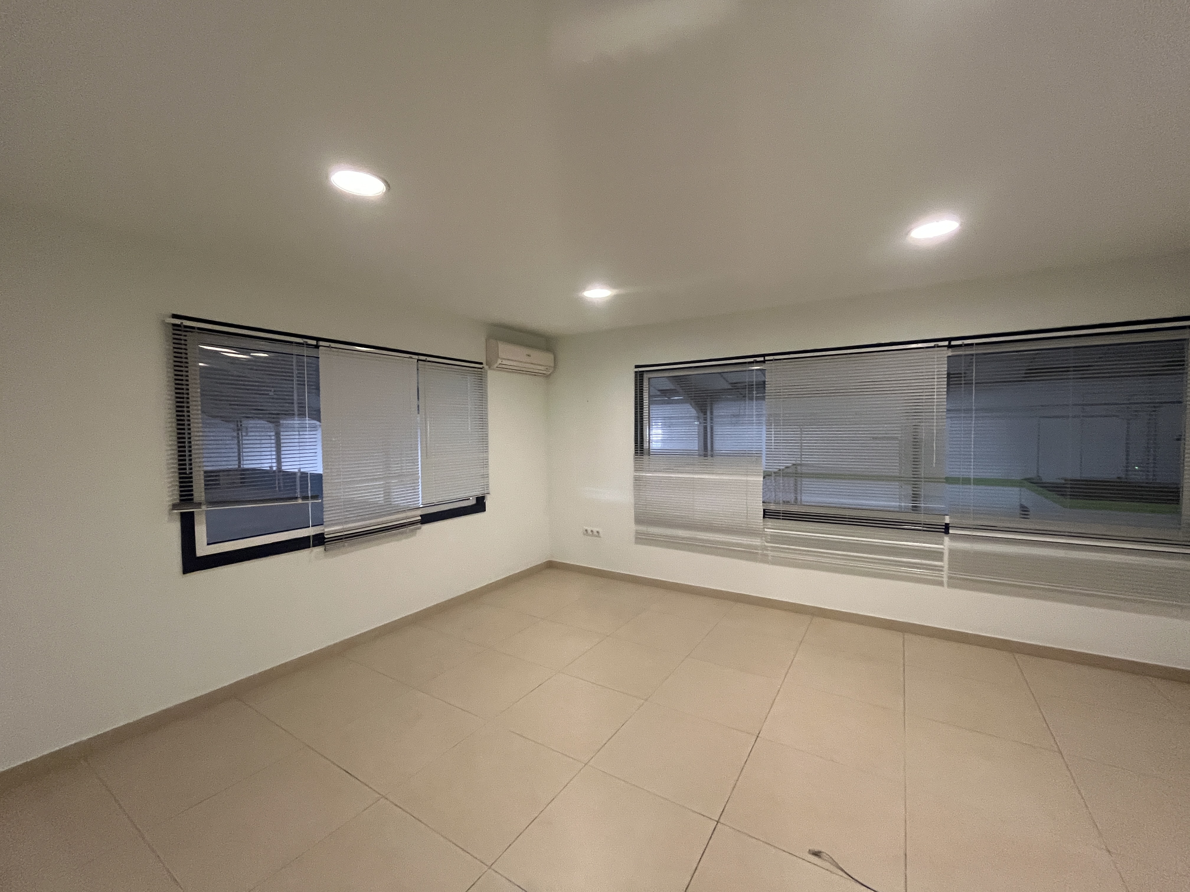 nau-industrial en salt · macana 1600000€