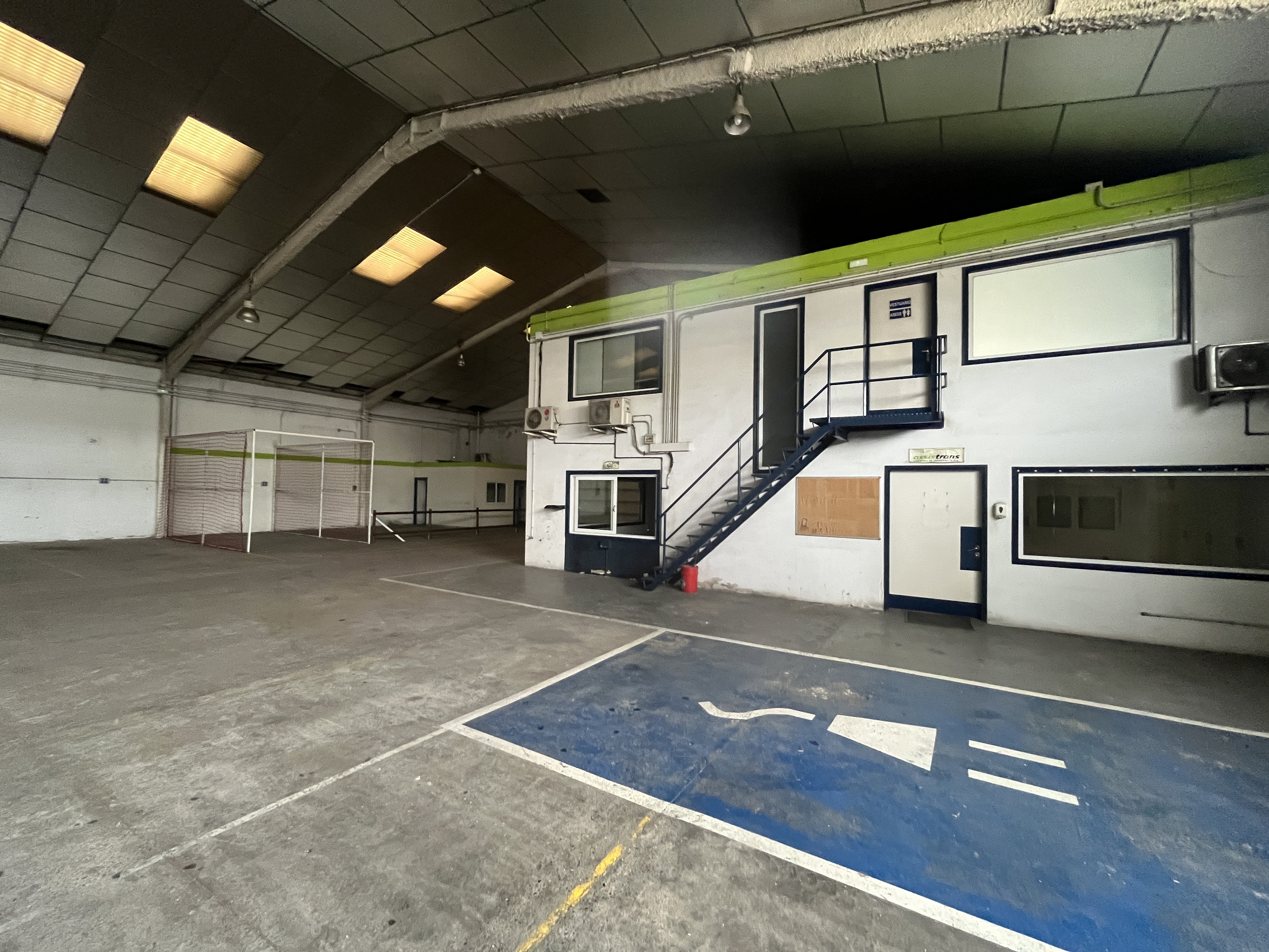 nau-industrial en salt · macana 1600000€