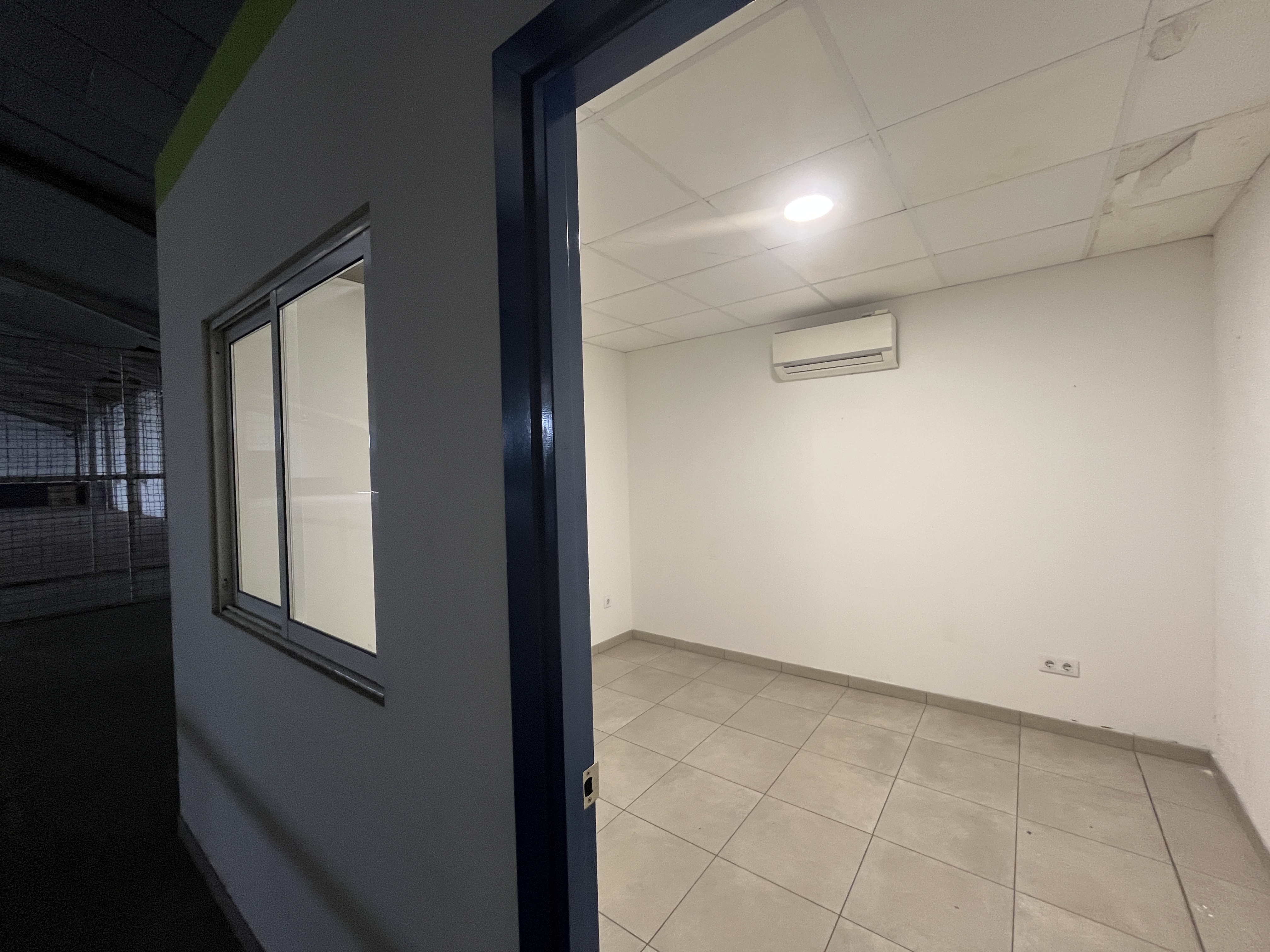 nau-industrial en salt · macana 1600000€