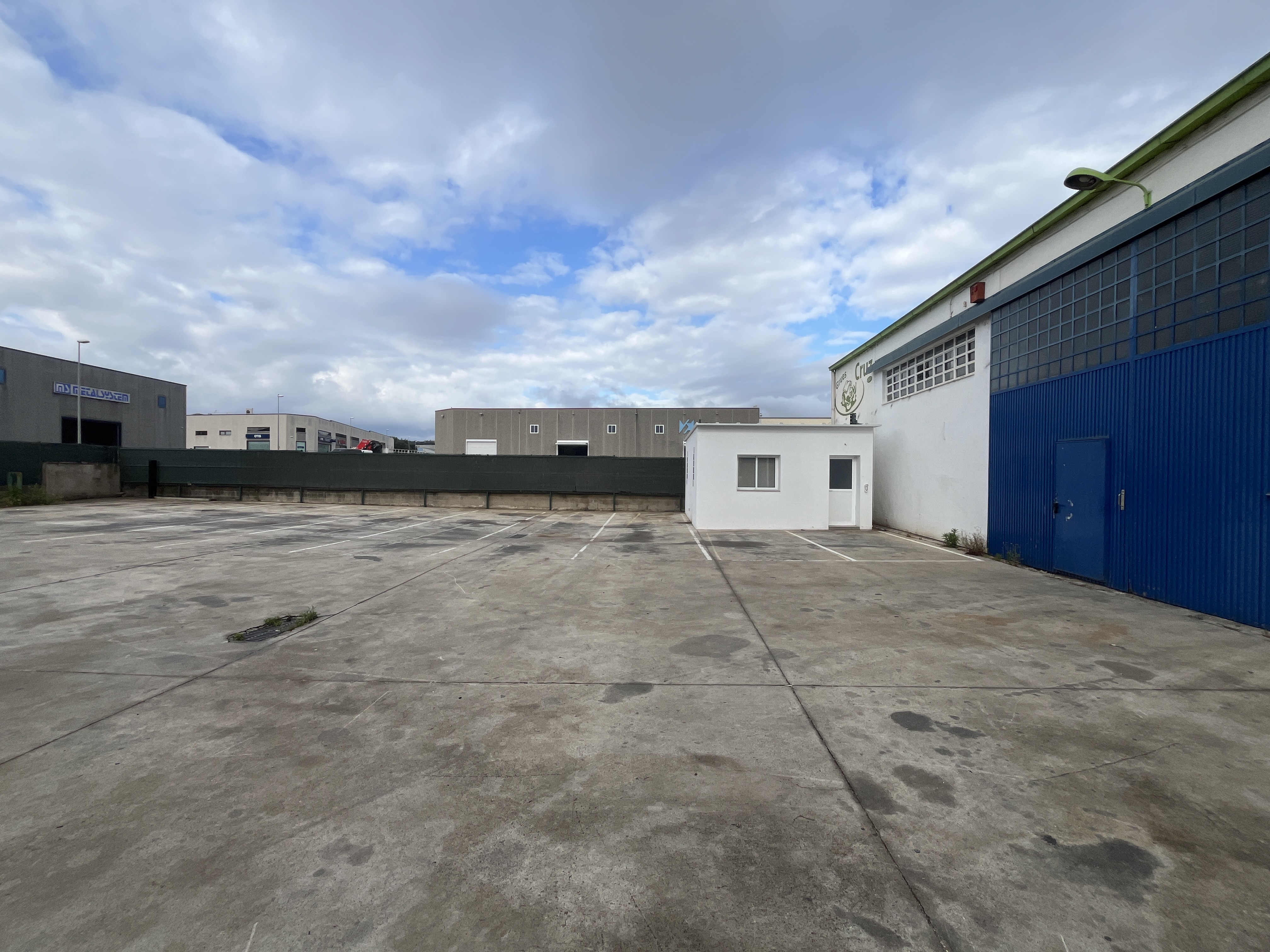nau-industrial en salt · macana 1600000€