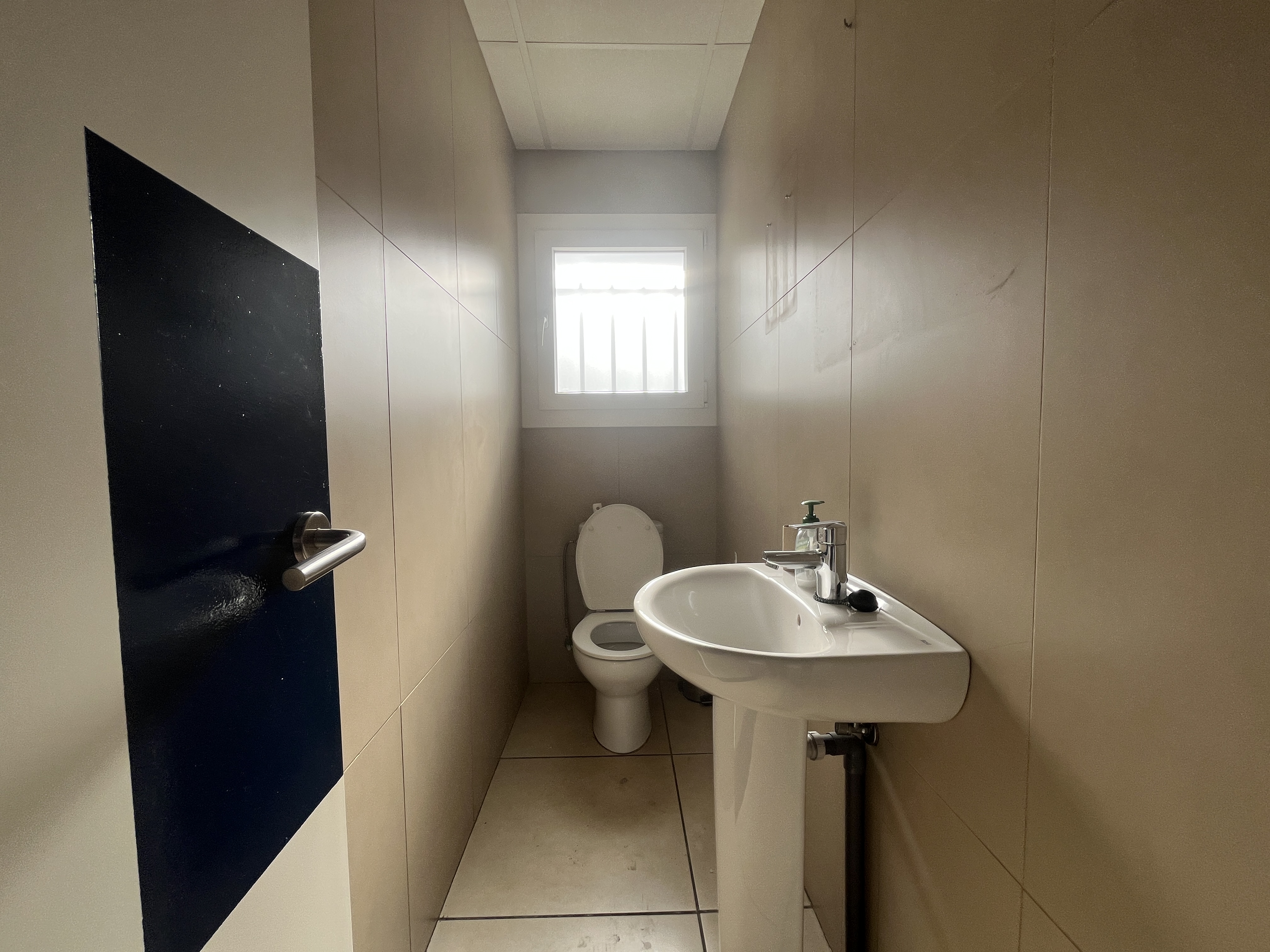 nau-industrial en salt · macana 1600000€