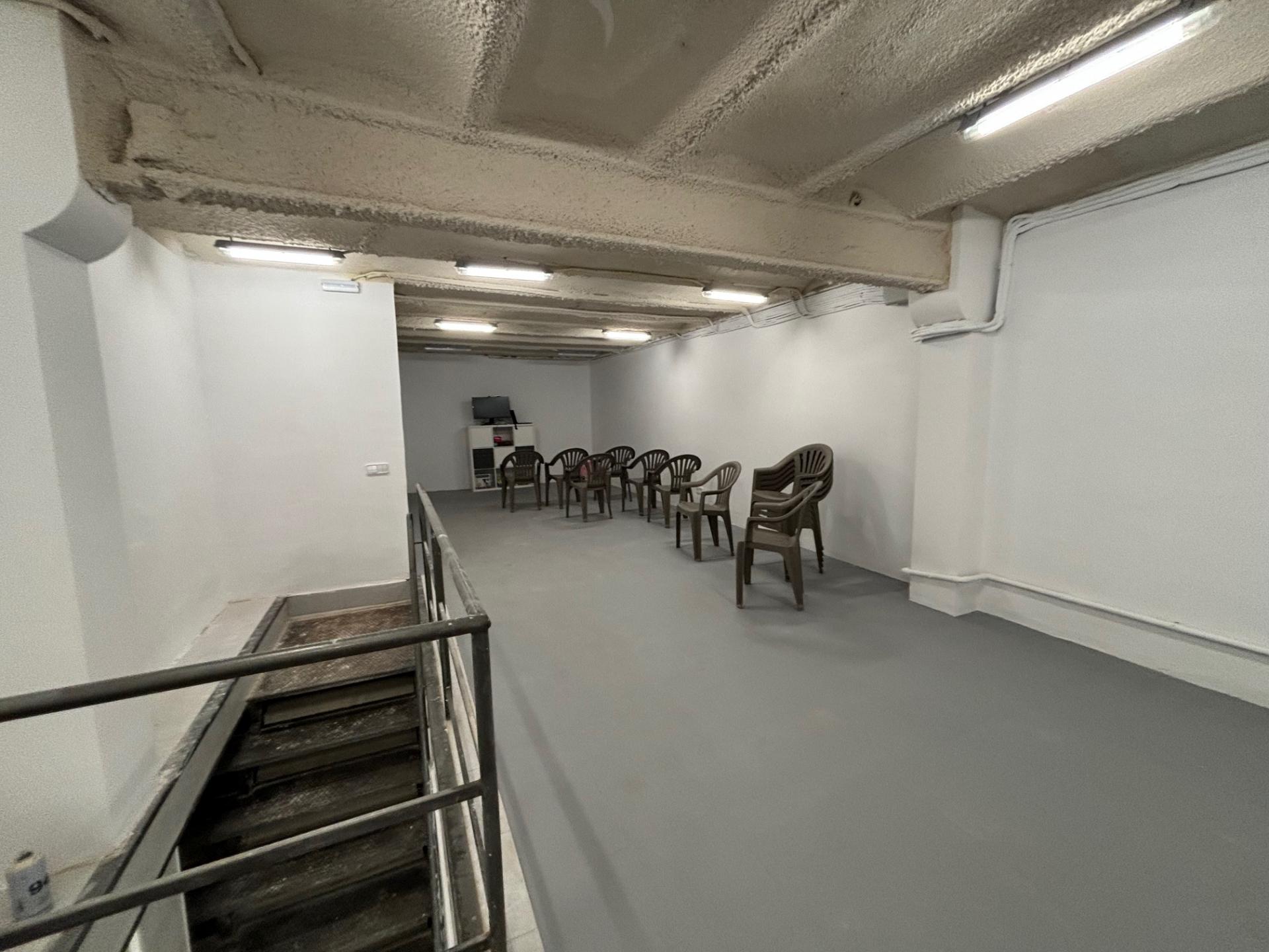 Commercial for sale in Barcelona Eixample / Antiga Esquerra Eixample de Villarroel