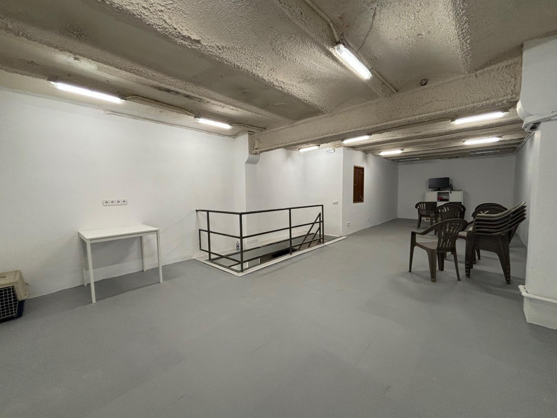 Commercial for sale in Barcelona Eixample / Antiga Esquerra Eixample de Villarroel