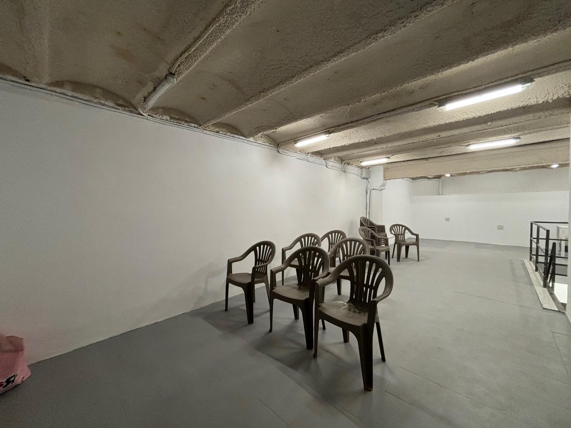 Commercial for sale in Barcelona Eixample / Antiga Esquerra Eixample de Villarroel