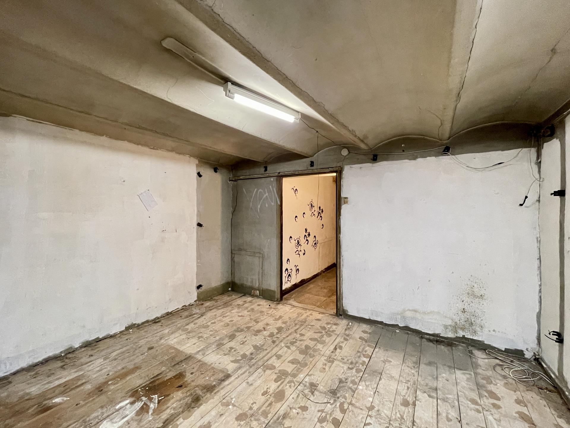 Commercial for sale in Barcelona Eixample / Nova Esquerra Eixample d'Entença