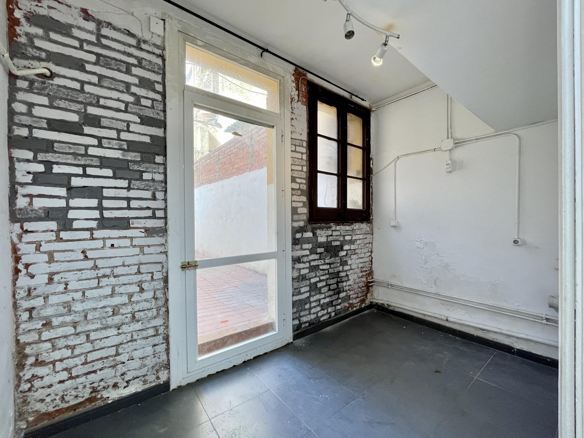 Commercial for sale in Barcelona Eixample / Nova Esquerra Eixample d'Entença