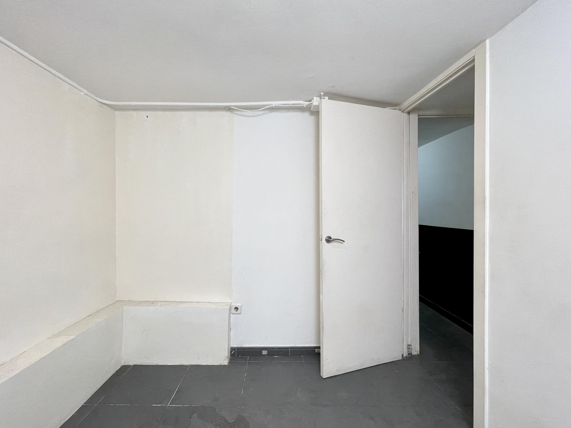 Commercial for sale in Barcelona Eixample / Nova Esquerra Eixample d'Entença