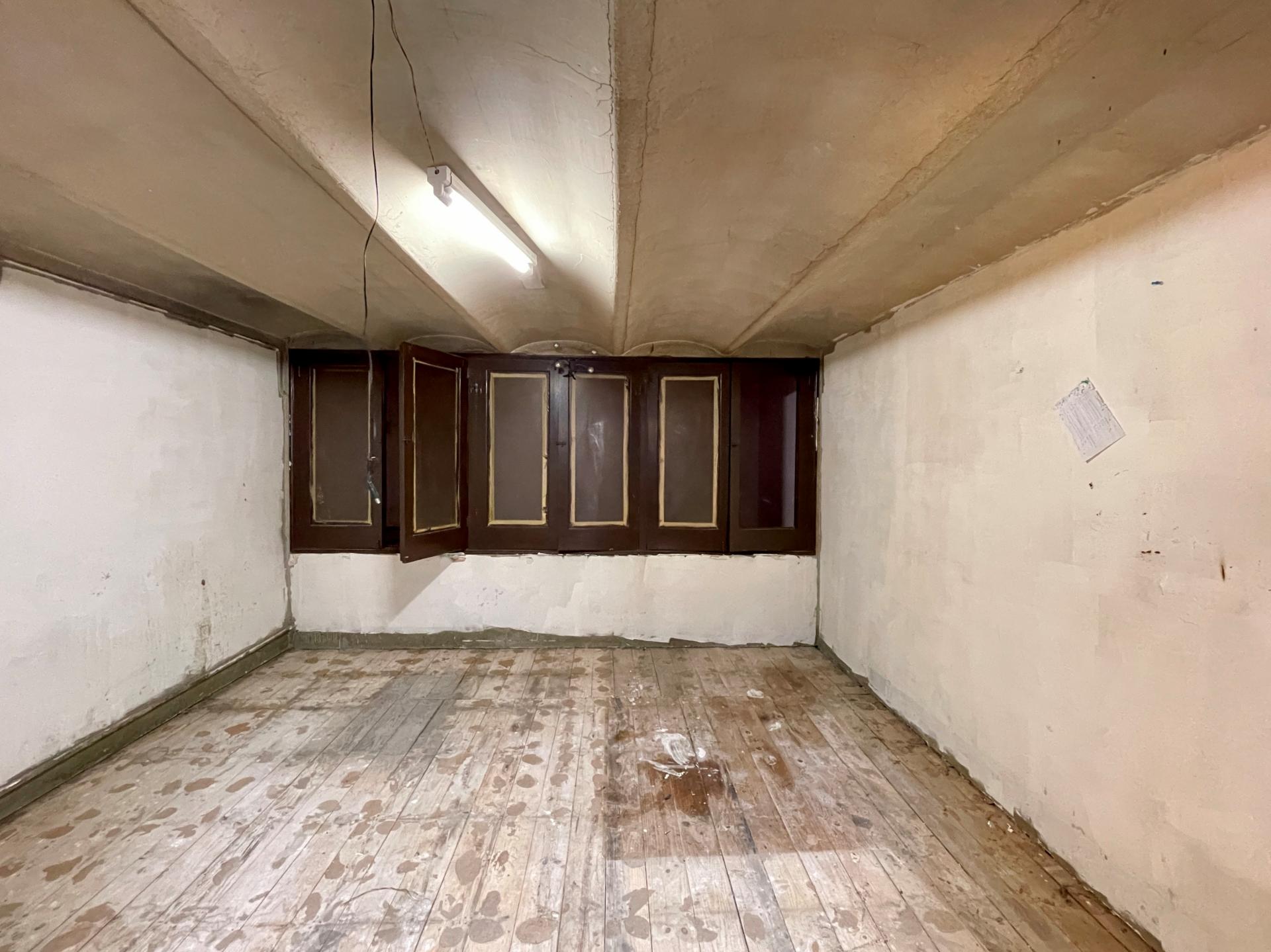 Commercial for sale in Barcelona Eixample / Nova Esquerra Eixample d'Entença