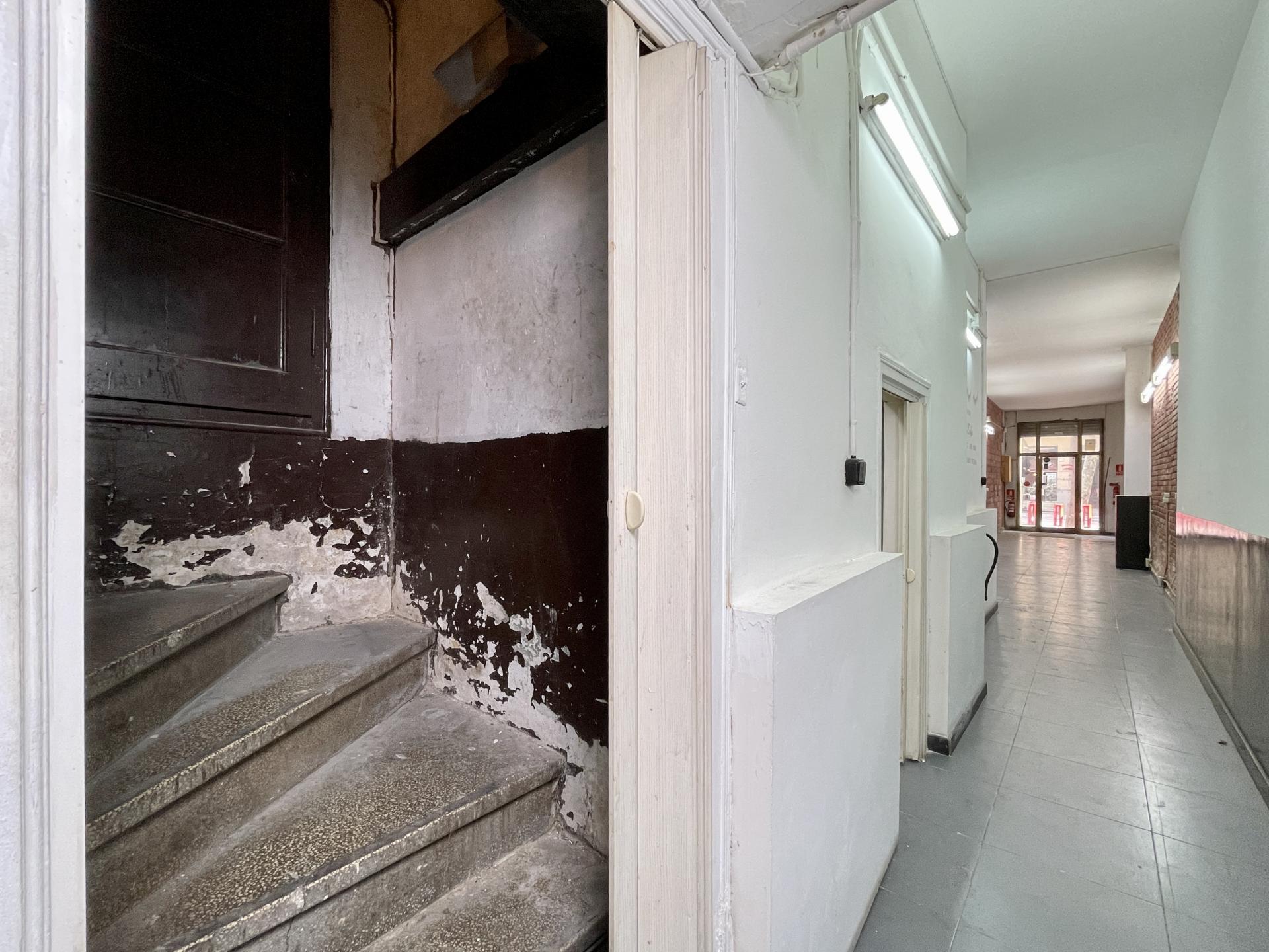 Commercial for sale in Barcelona Eixample / Nova Esquerra Eixample d'Entença