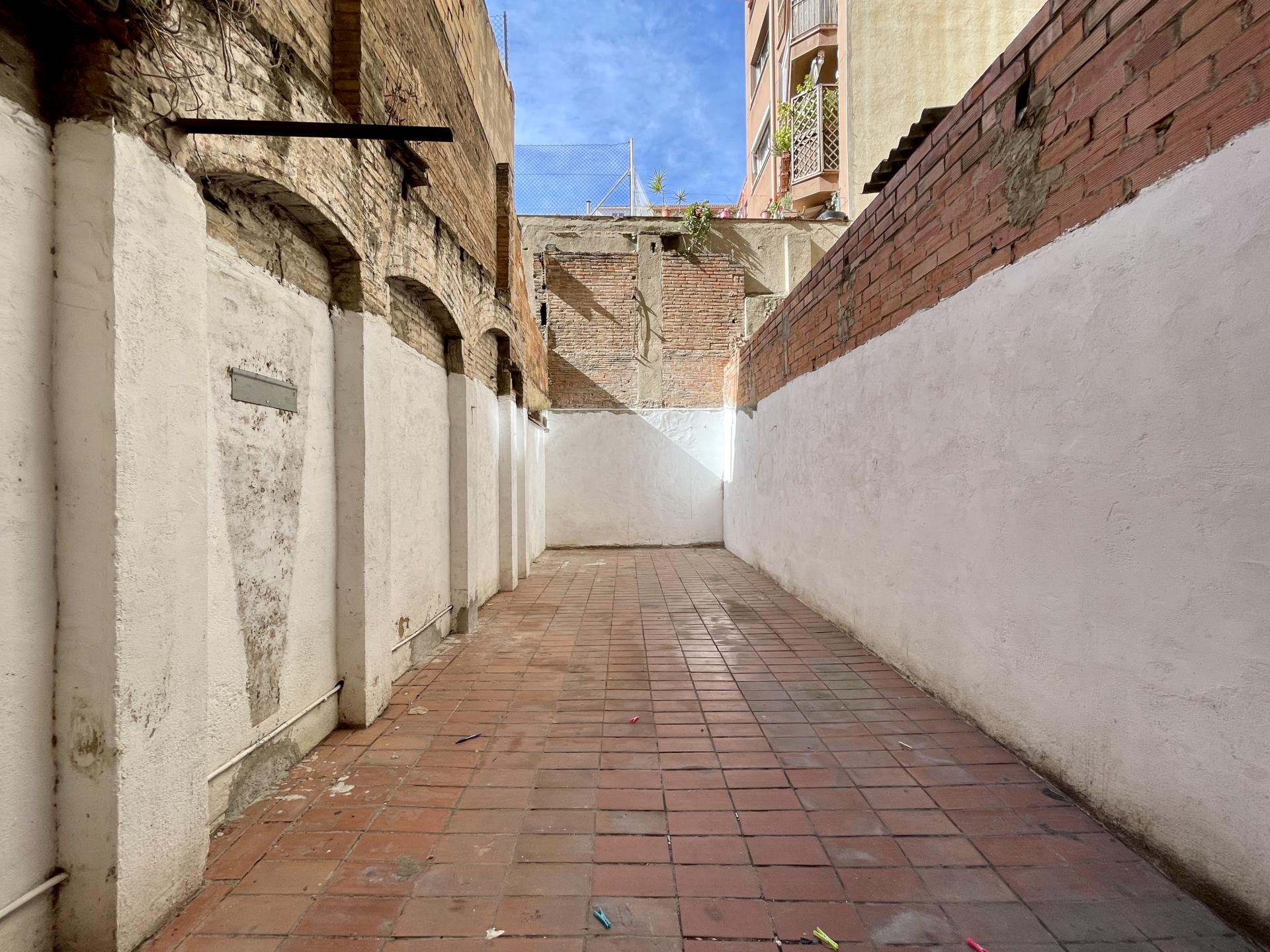 Commercial for sale in Barcelona Eixample / Nova Esquerra Eixample d'Entença