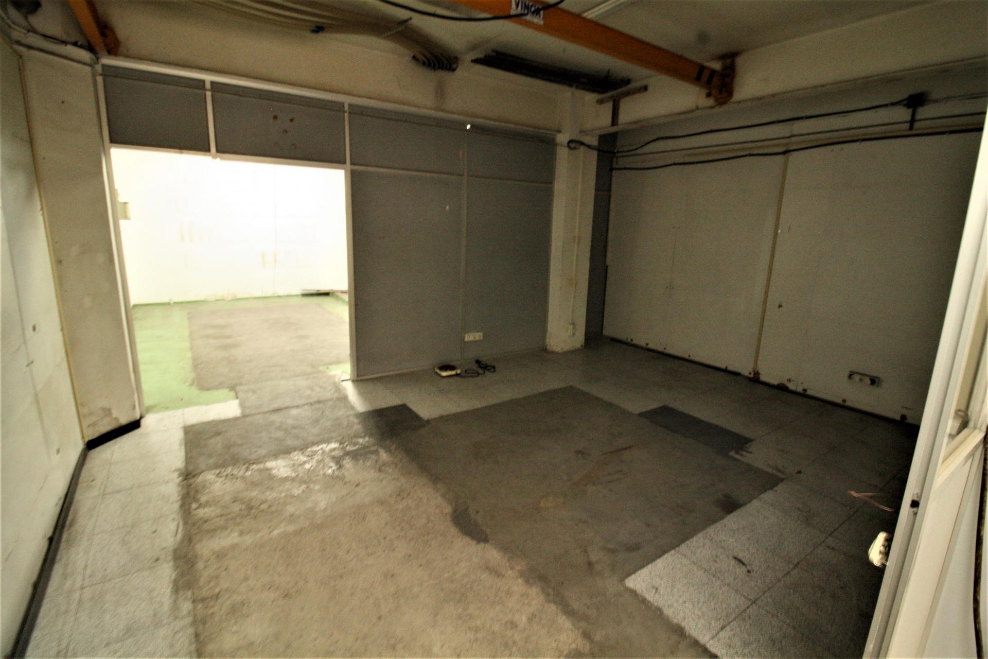 Local comercial en venta en Barcelona Sant Martí / El Camp de l'Arpa de Trinxant