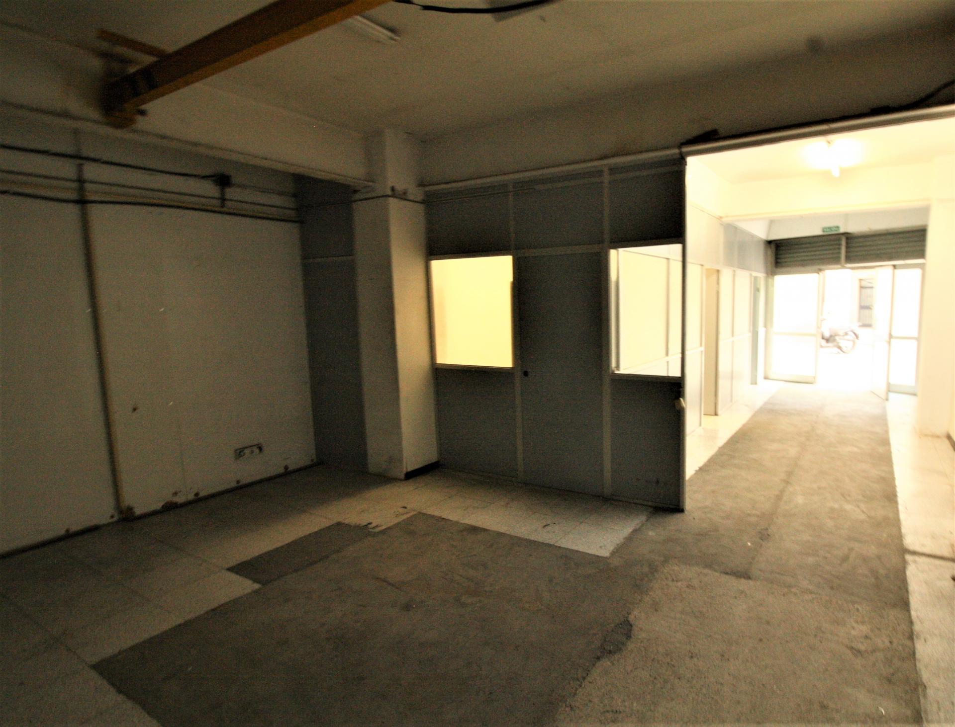 Local comercial en venta en Barcelona Sant Martí / El Camp de l'Arpa de Trinxant