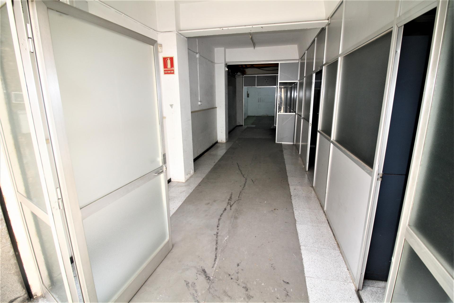 Local comercial en venta en Barcelona Sant Martí / El Camp de l'Arpa de Trinxant