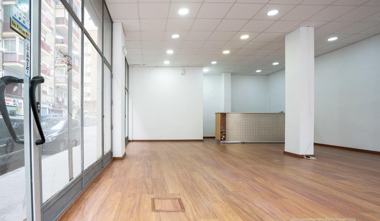 Commercial for sale in Barcelona Sant Martí del Camp Arriassa