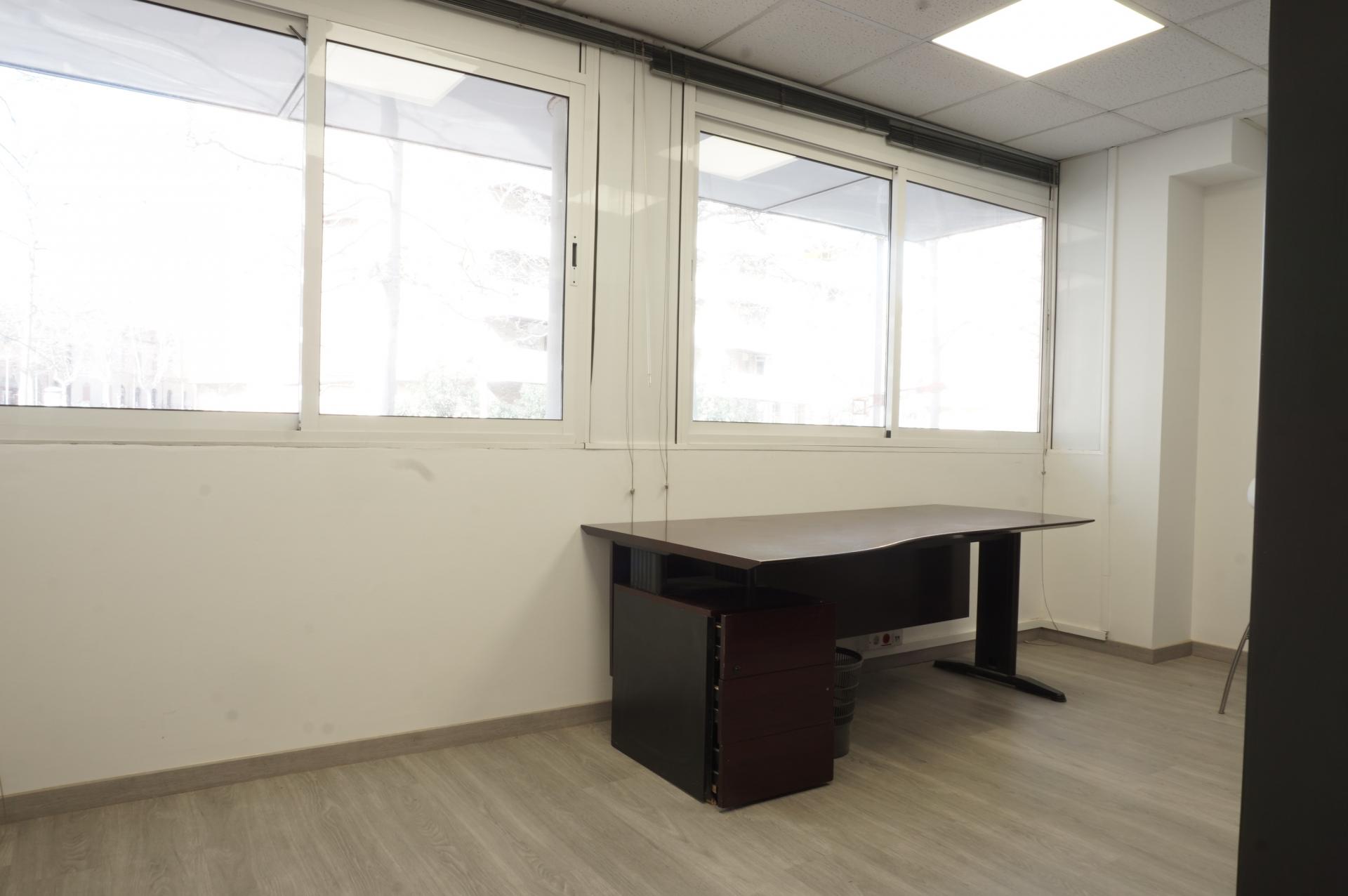 Office à vendre à Barcelona Nou Barris Verdum