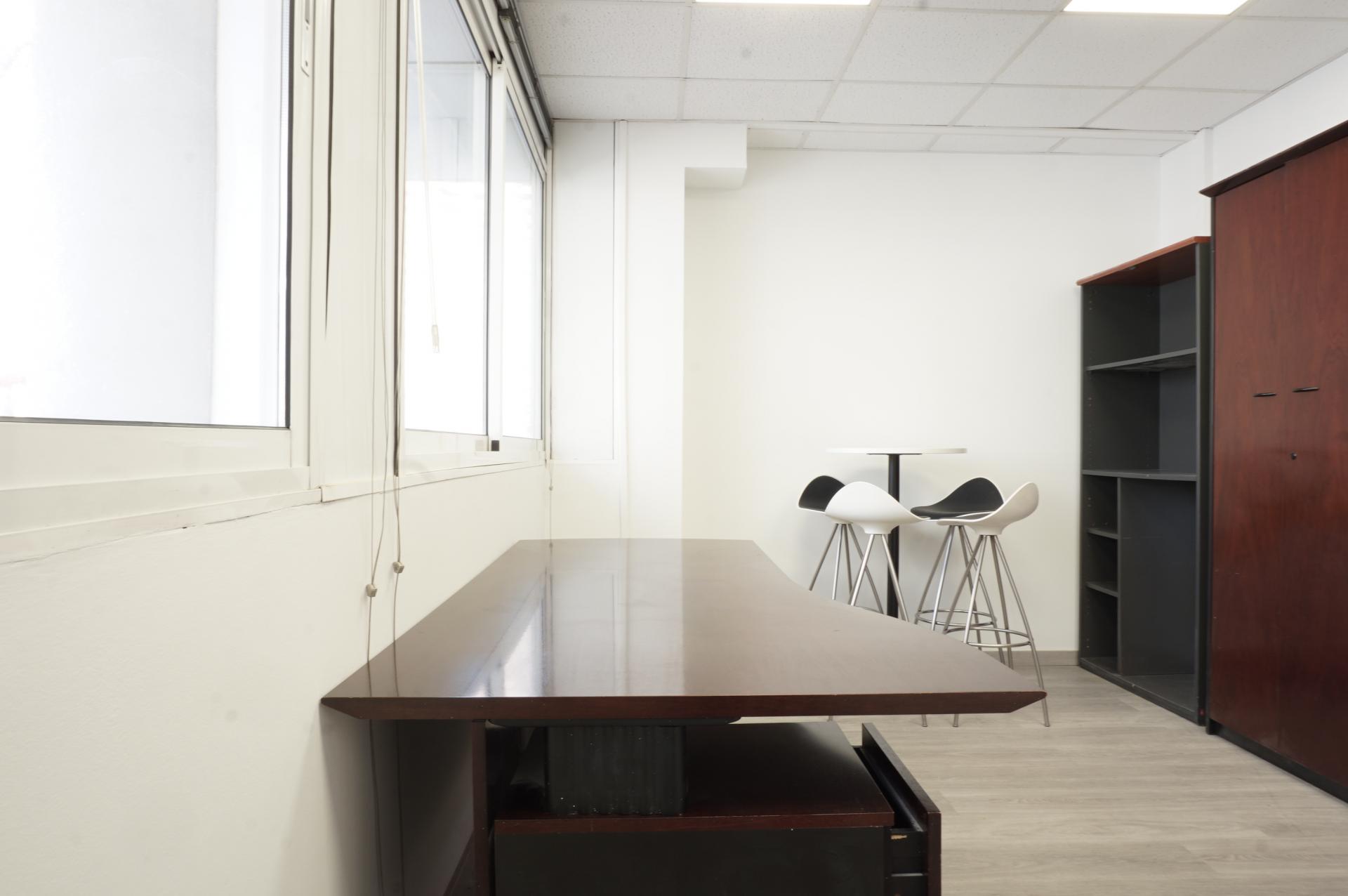 Office à vendre à Barcelona Nou Barris Verdum