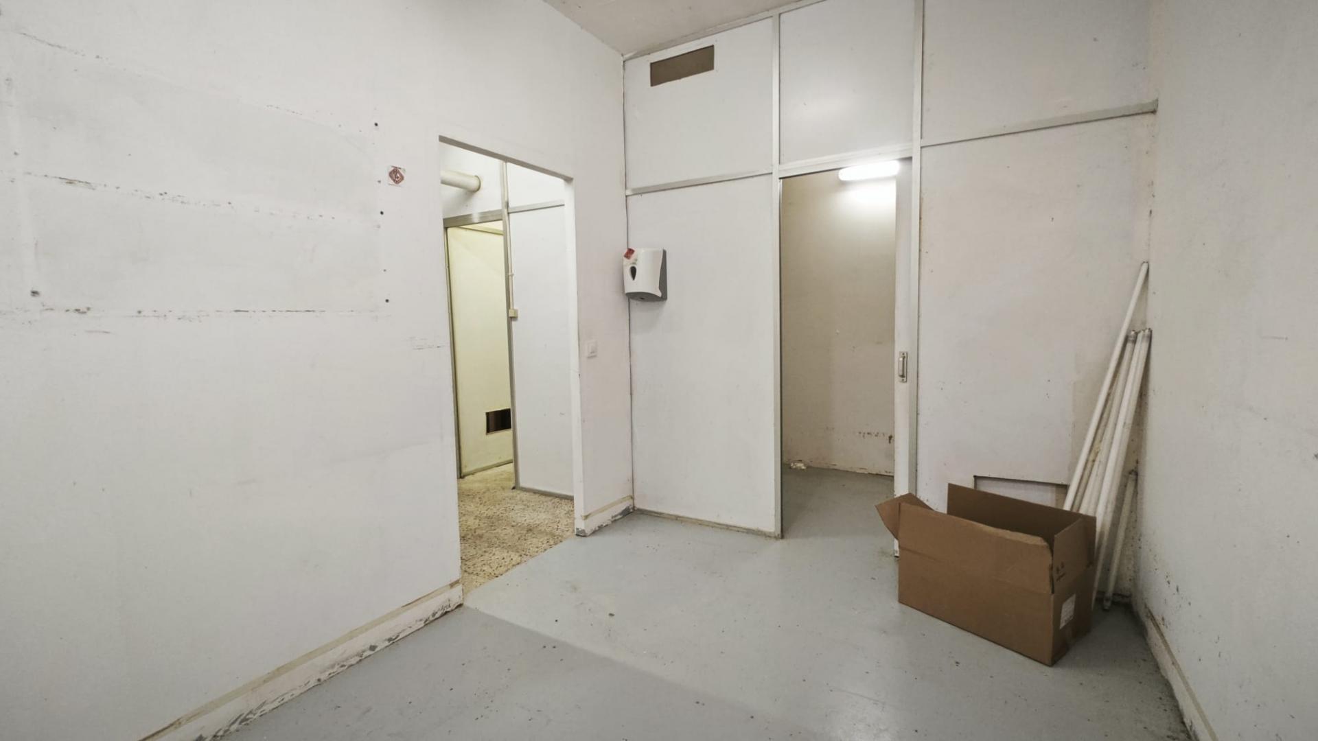 Commercial for sale in Barcelona Gràcia / Vila de Gràcia SALINAS