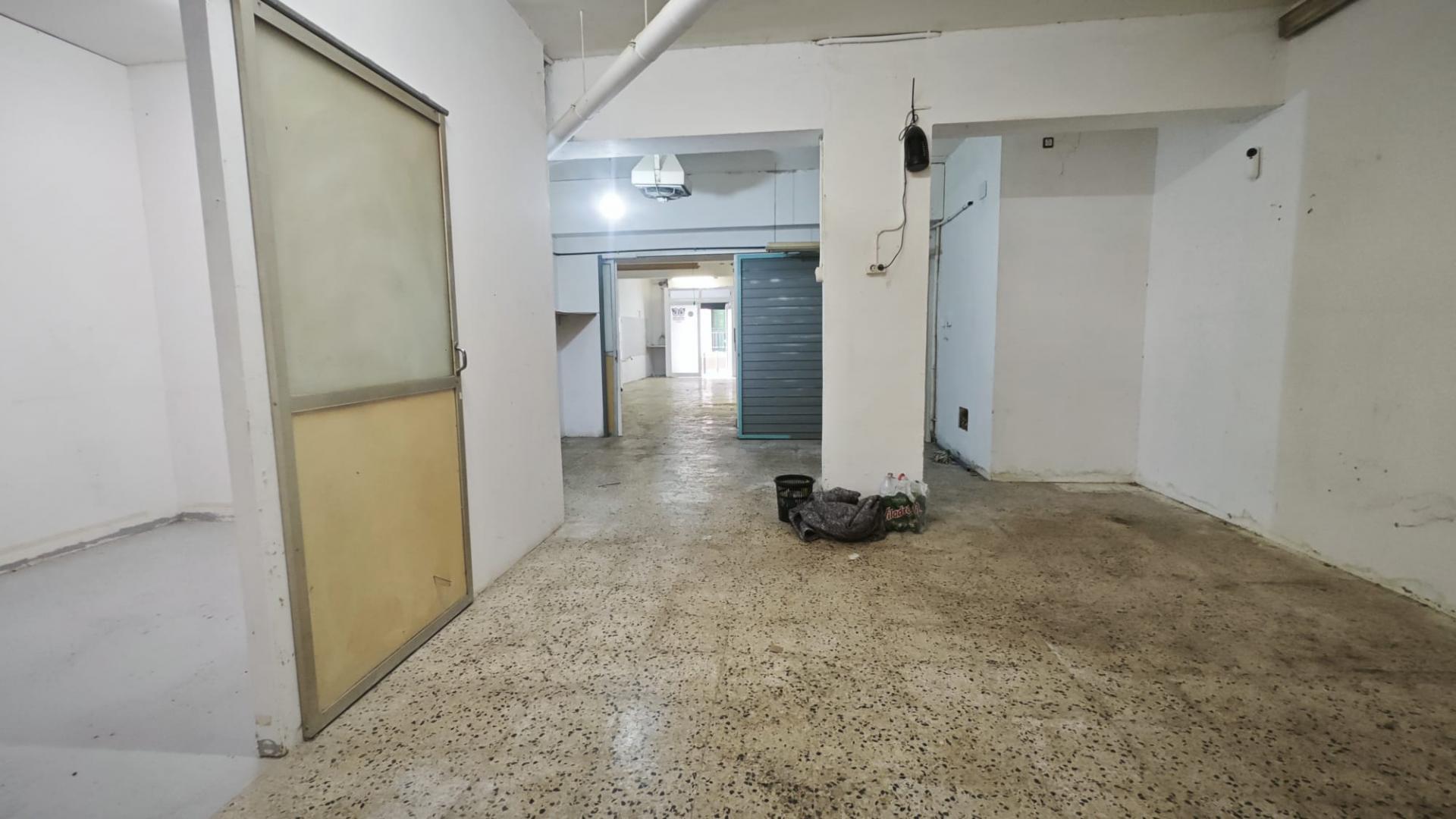 Commercial for sale in Barcelona Gràcia / Vila de Gràcia SALINAS