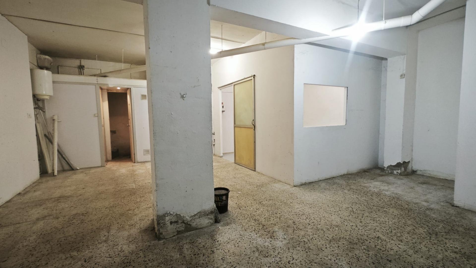 Commercial for sale in Barcelona Gràcia / Vila de Gràcia SALINAS