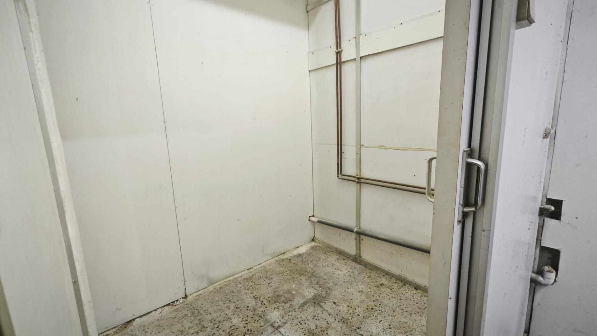 Commercial for sale in Barcelona Gràcia / Vila de Gràcia SALINAS