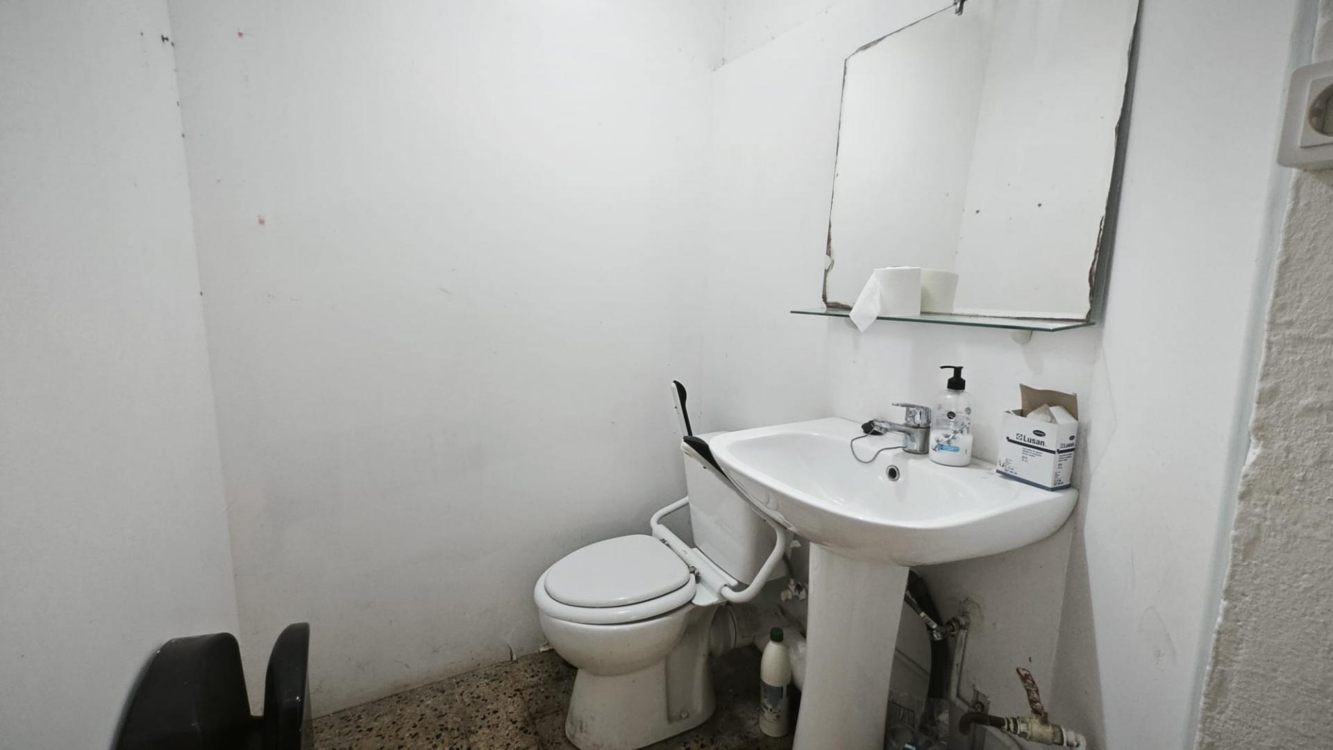 Commercial for sale in Barcelona Gràcia / Vila de Gràcia SALINAS