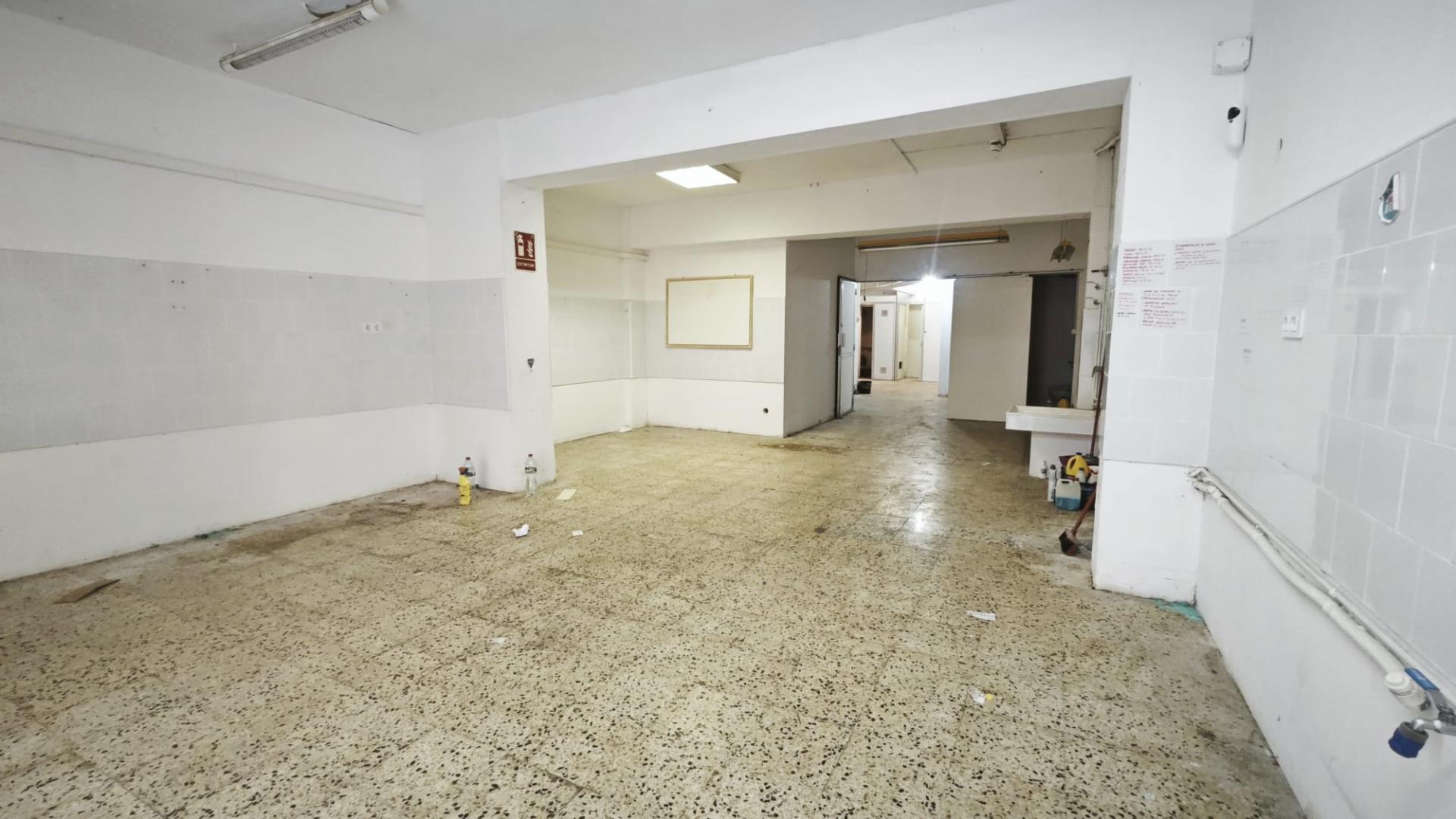 Commercial for sale in Barcelona Gràcia / Vila de Gràcia SALINAS