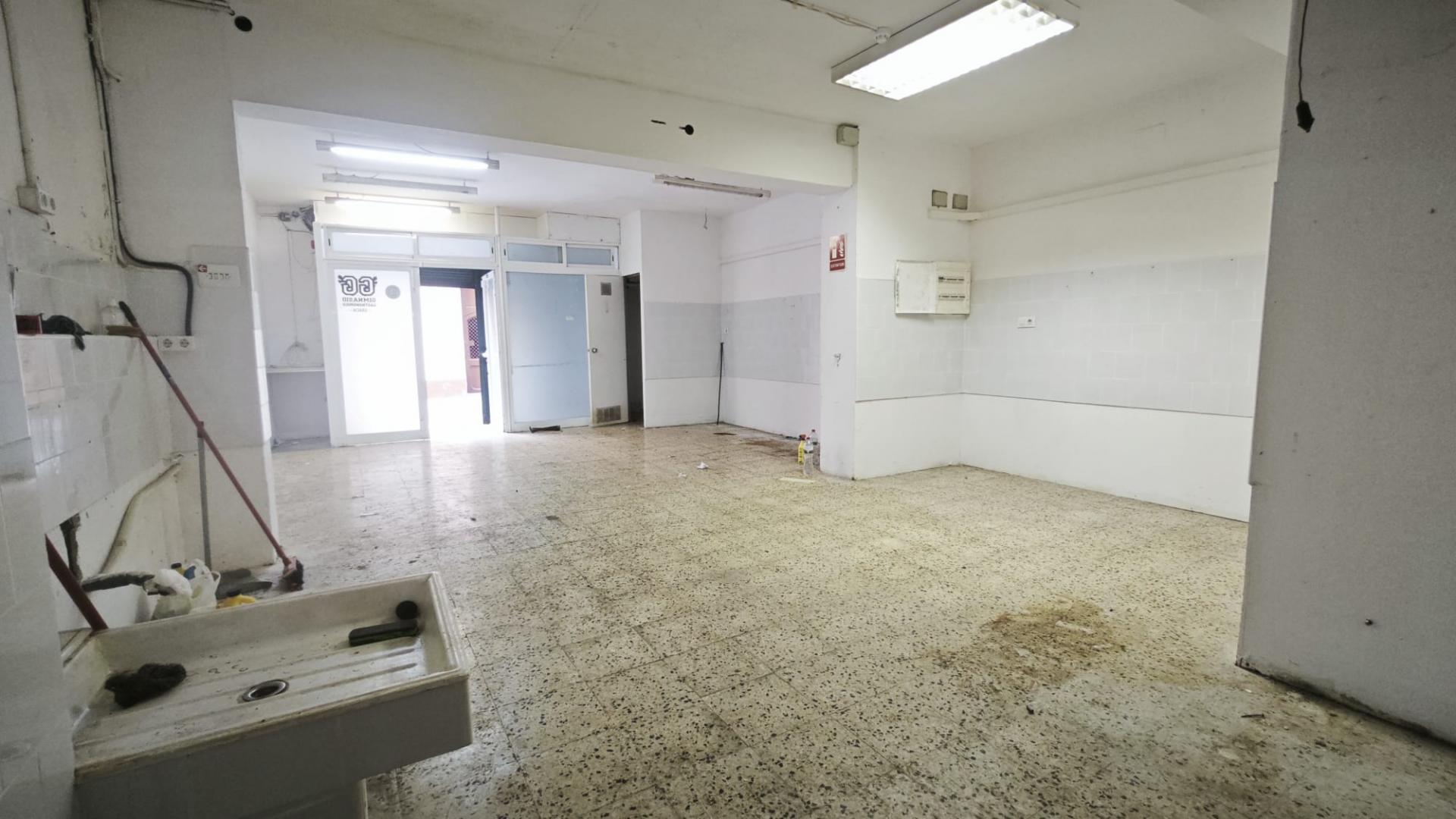 Commercial for sale in Barcelona Gràcia / Vila de Gràcia SALINAS