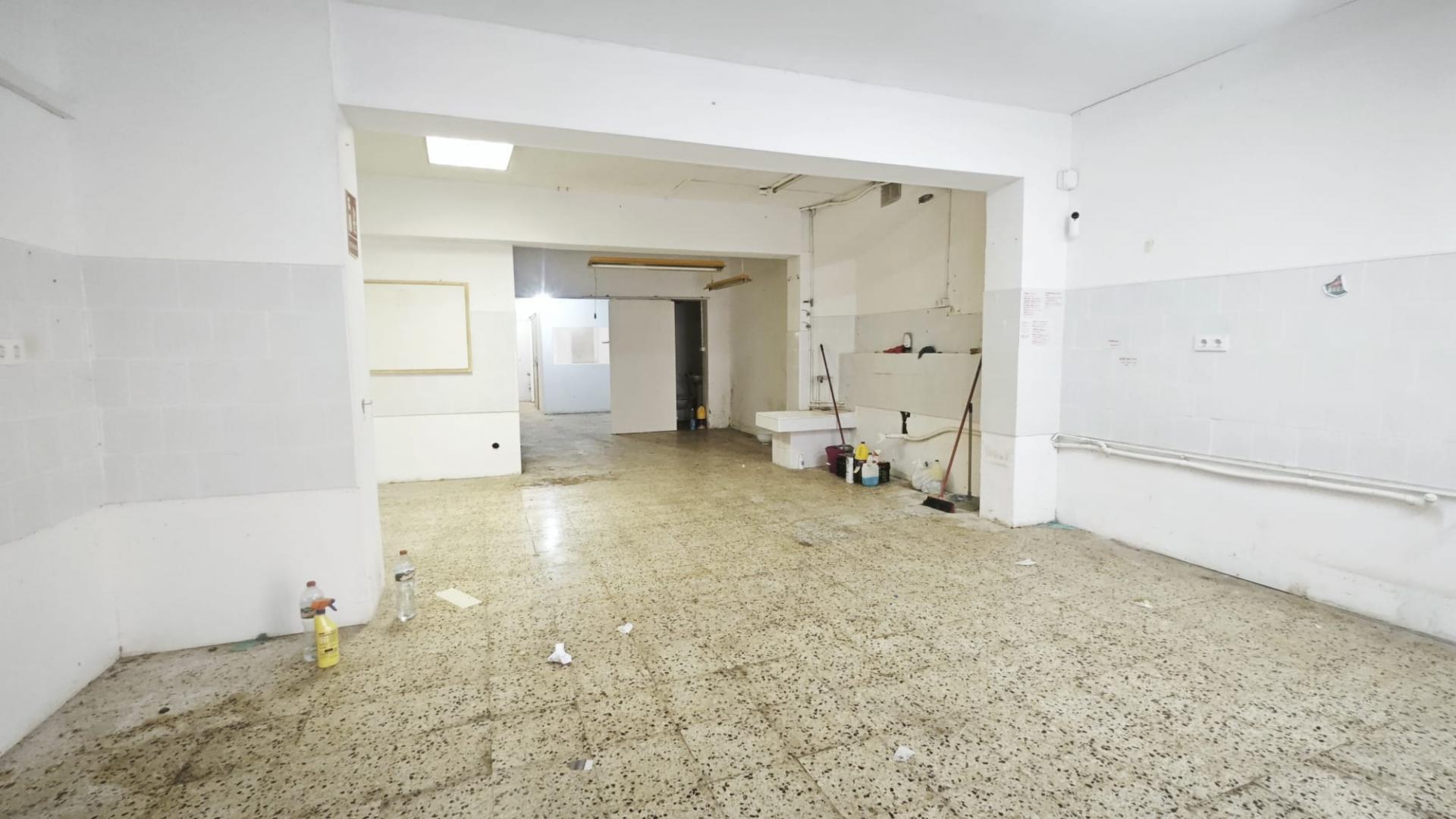 Commercial for sale in Barcelona Gràcia / Vila de Gràcia SALINAS