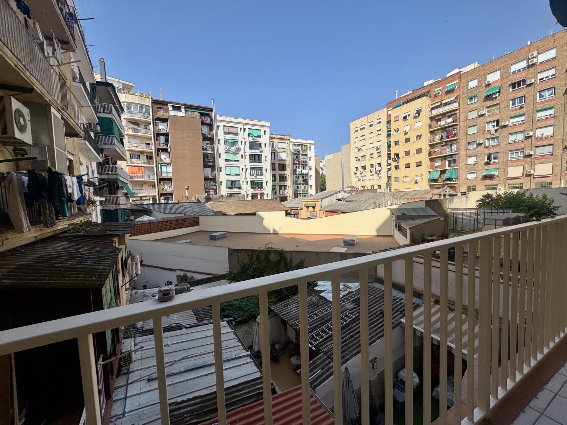 Apartment for sale in Barcelona Eixample / Sagrada Família de los Castillejos