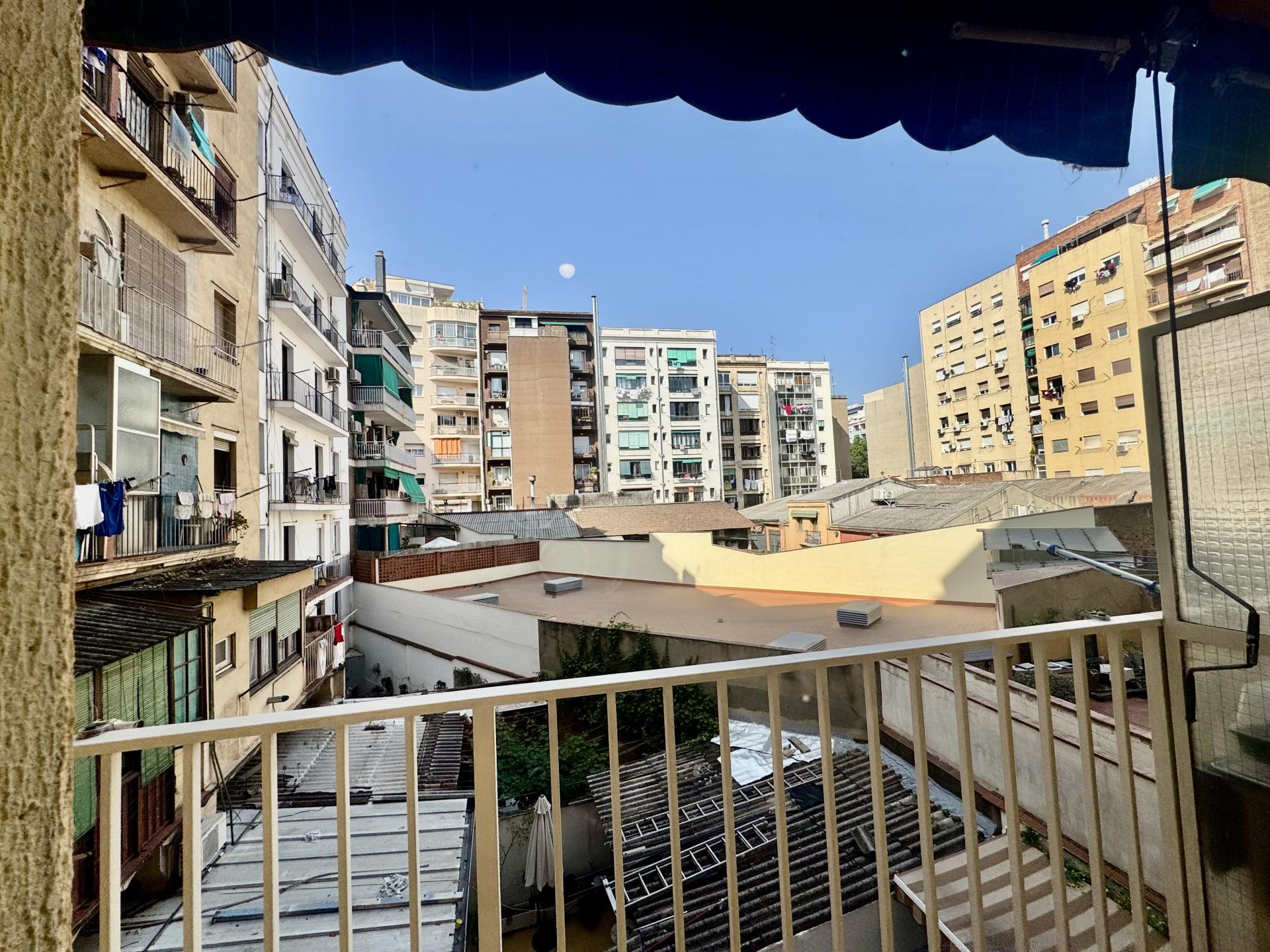 Apartment for sale in Barcelona Eixample / Sagrada Família de los Castillejos