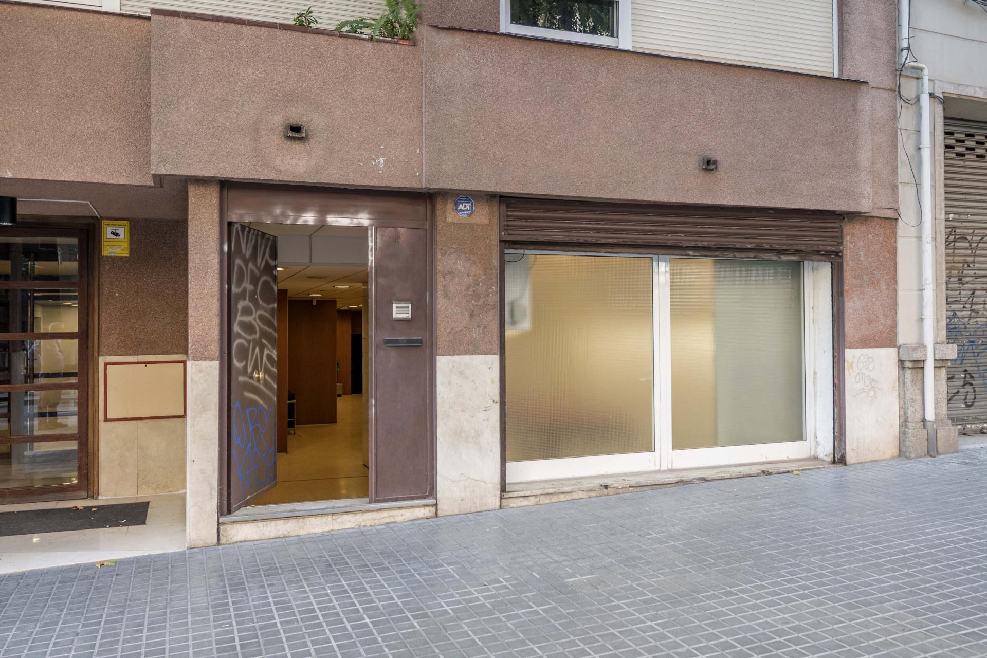 Commercial for sale in Barcelona Eixample / Nova Esquerra Eixample del Comte Borrell