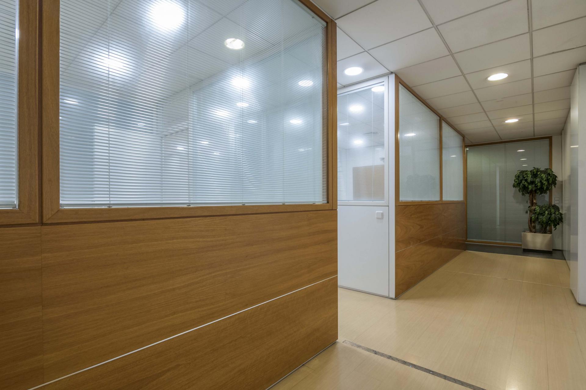 Commercial for sale in Barcelona Eixample / Nova Esquerra Eixample del Comte Borrell