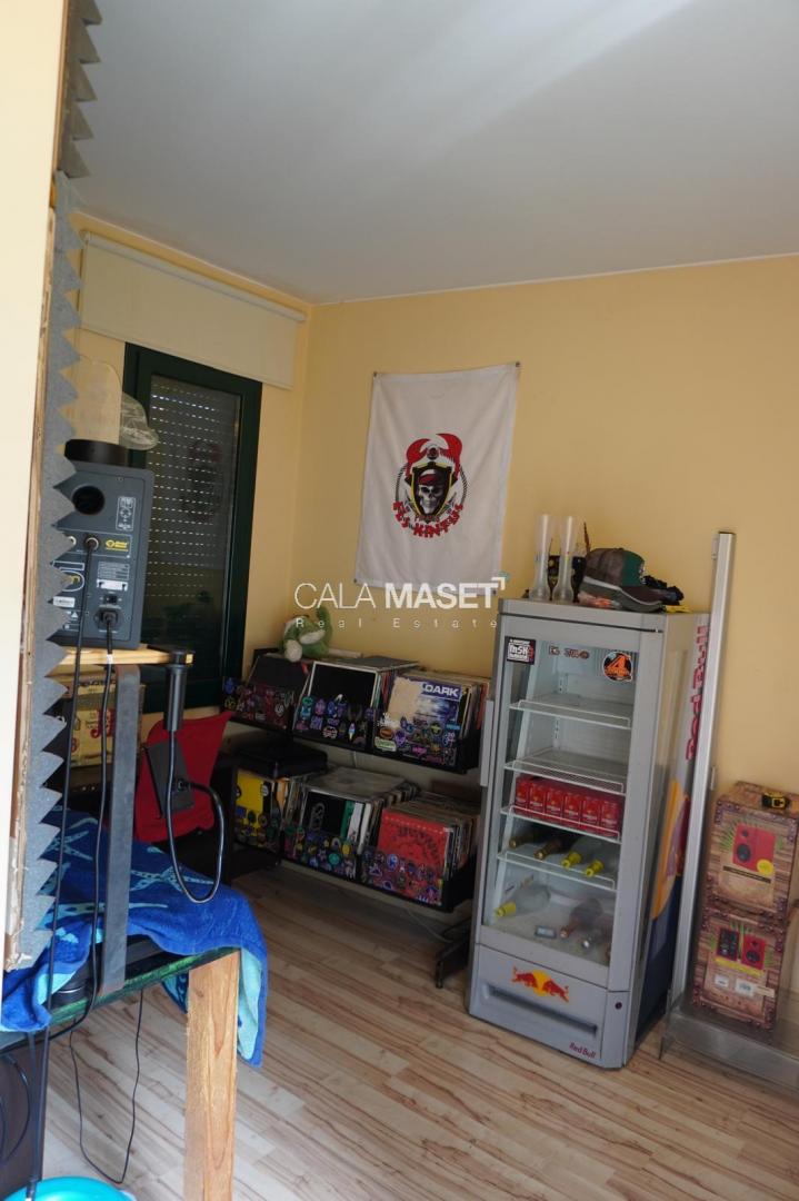 Photo 12